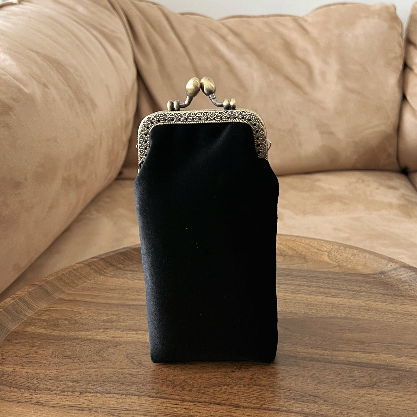 Black Velvet - Handmade Eye-glasses Pouch - Kiss Lock Purse