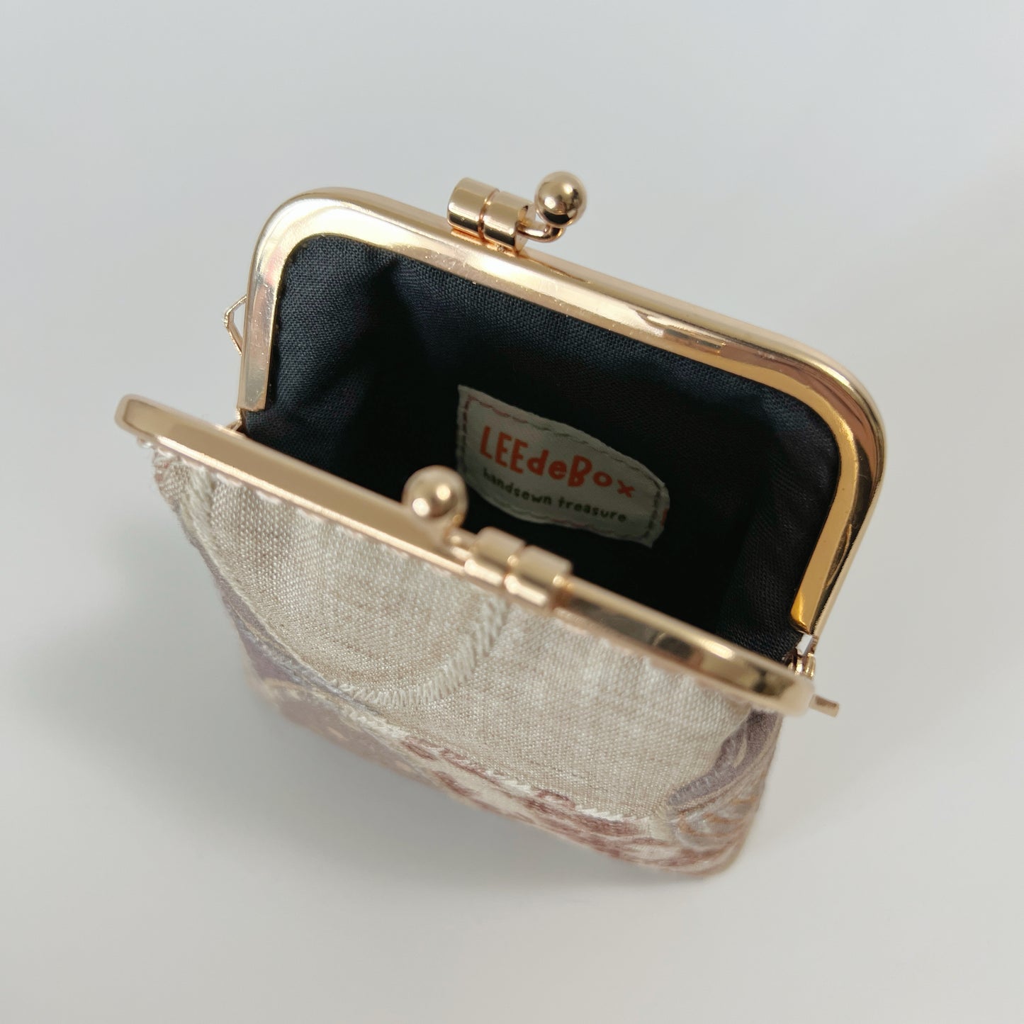 Embroidered Beige Patches - Handsewn Kiss Lock Fabric Card Purse
