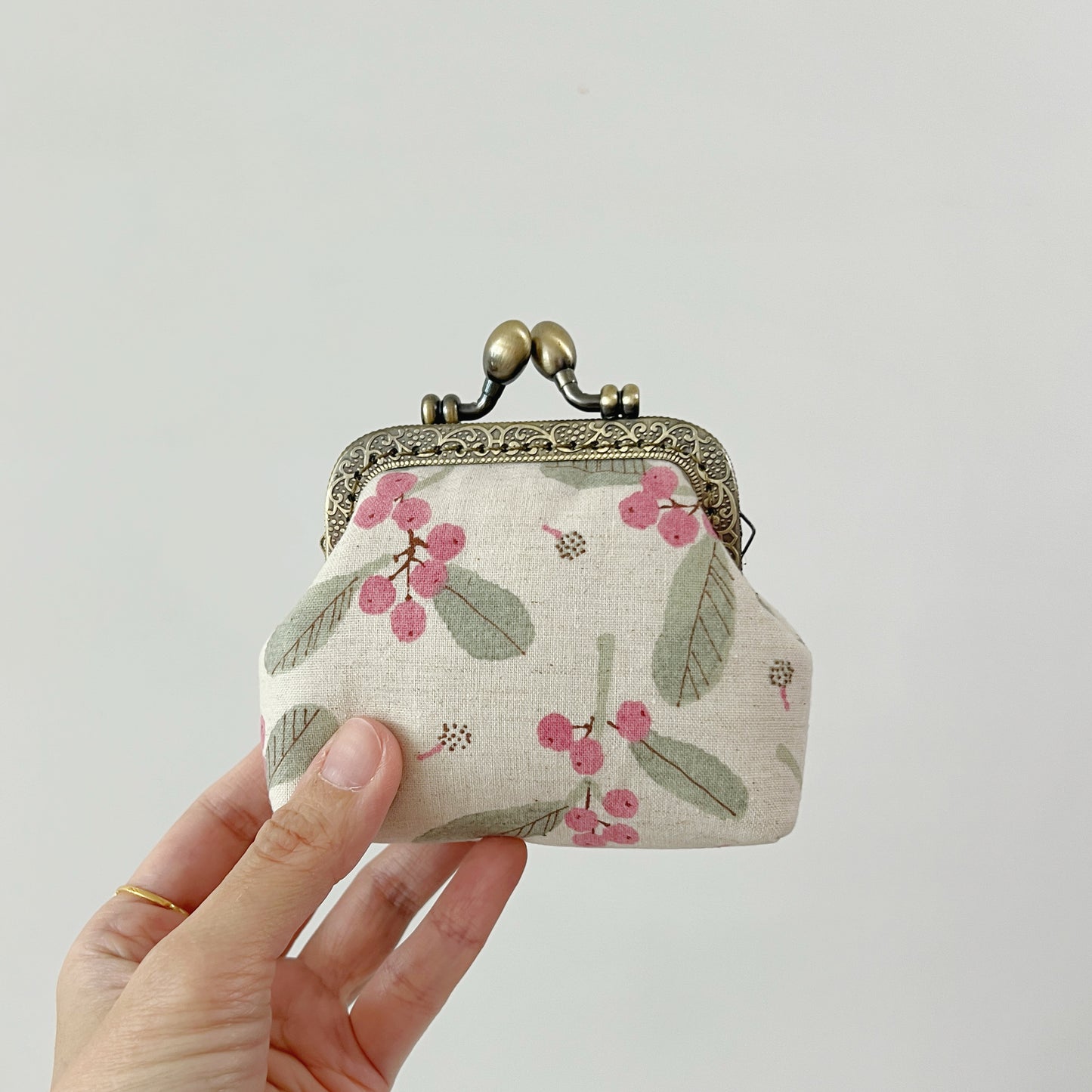 Handmade Linen Kiss Lock Purse - Summer Pink Berries Floral