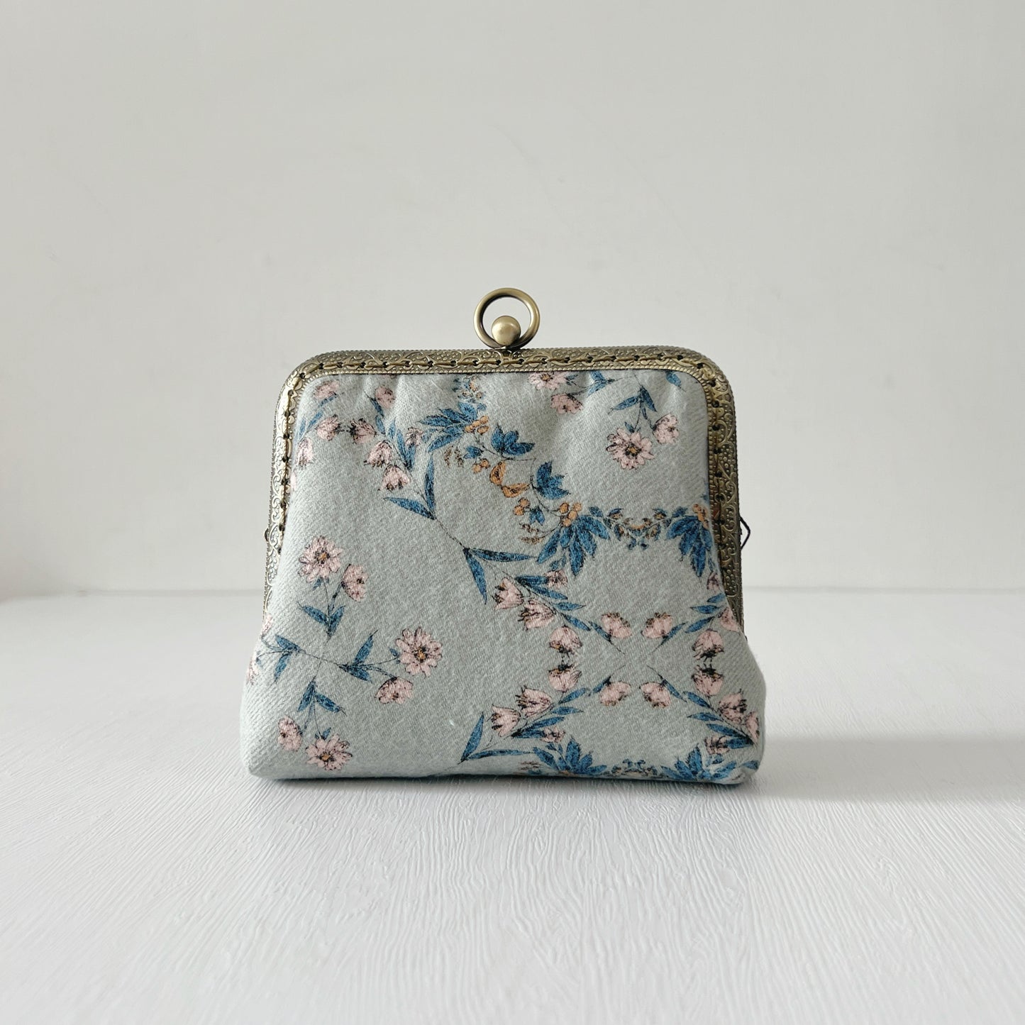 Handsewn Vintage Style Kiss Lock Purse - Vintage Blue Wallet