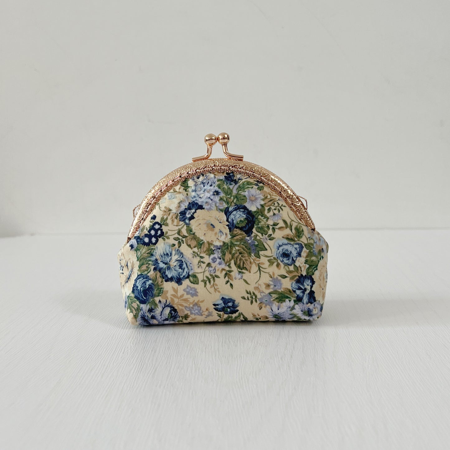 Handmade Kiss Lock Purse - Beige Secret Garden