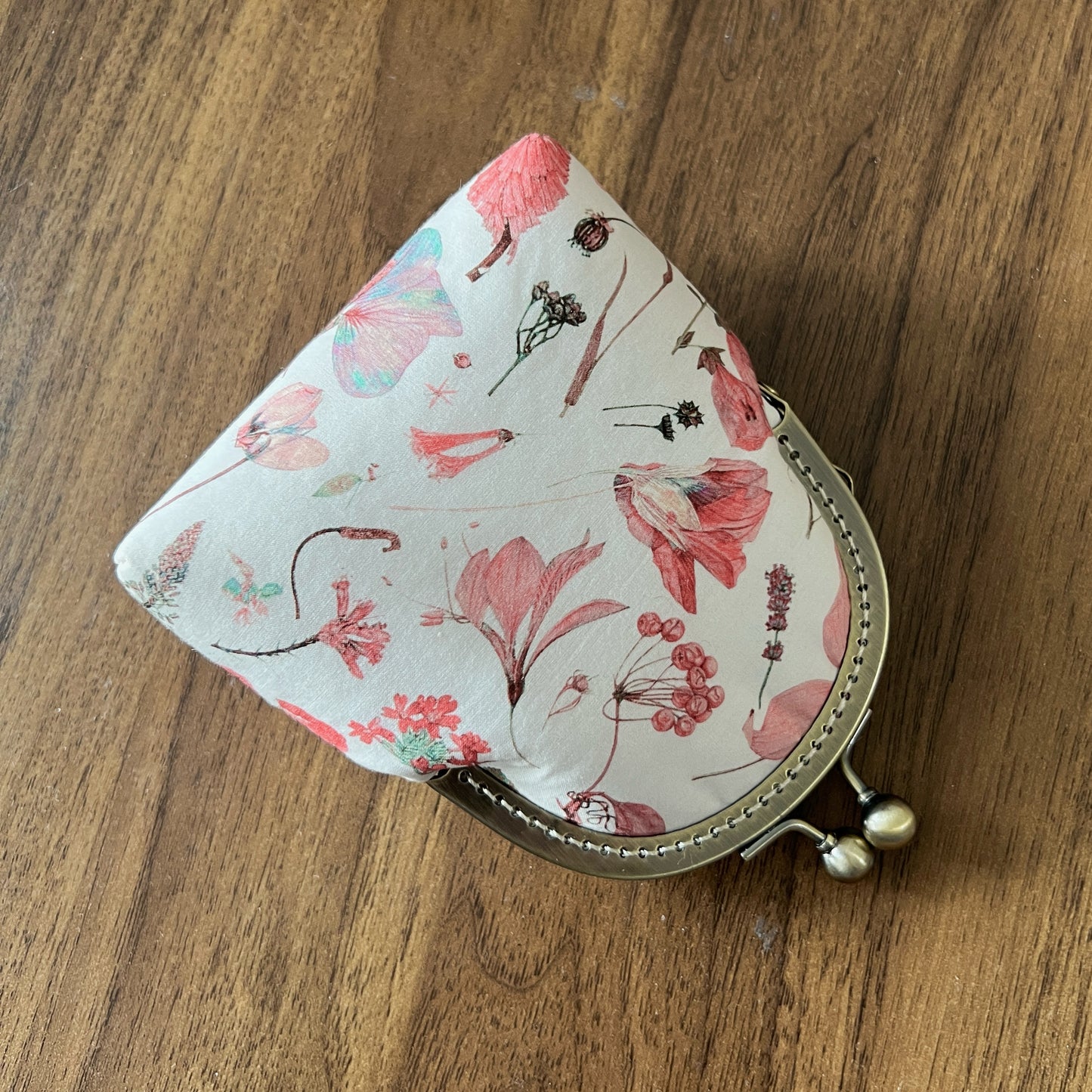 Tana Lawn Pink Floral Eve - Handsewn Fabric Kiss Lock Purse