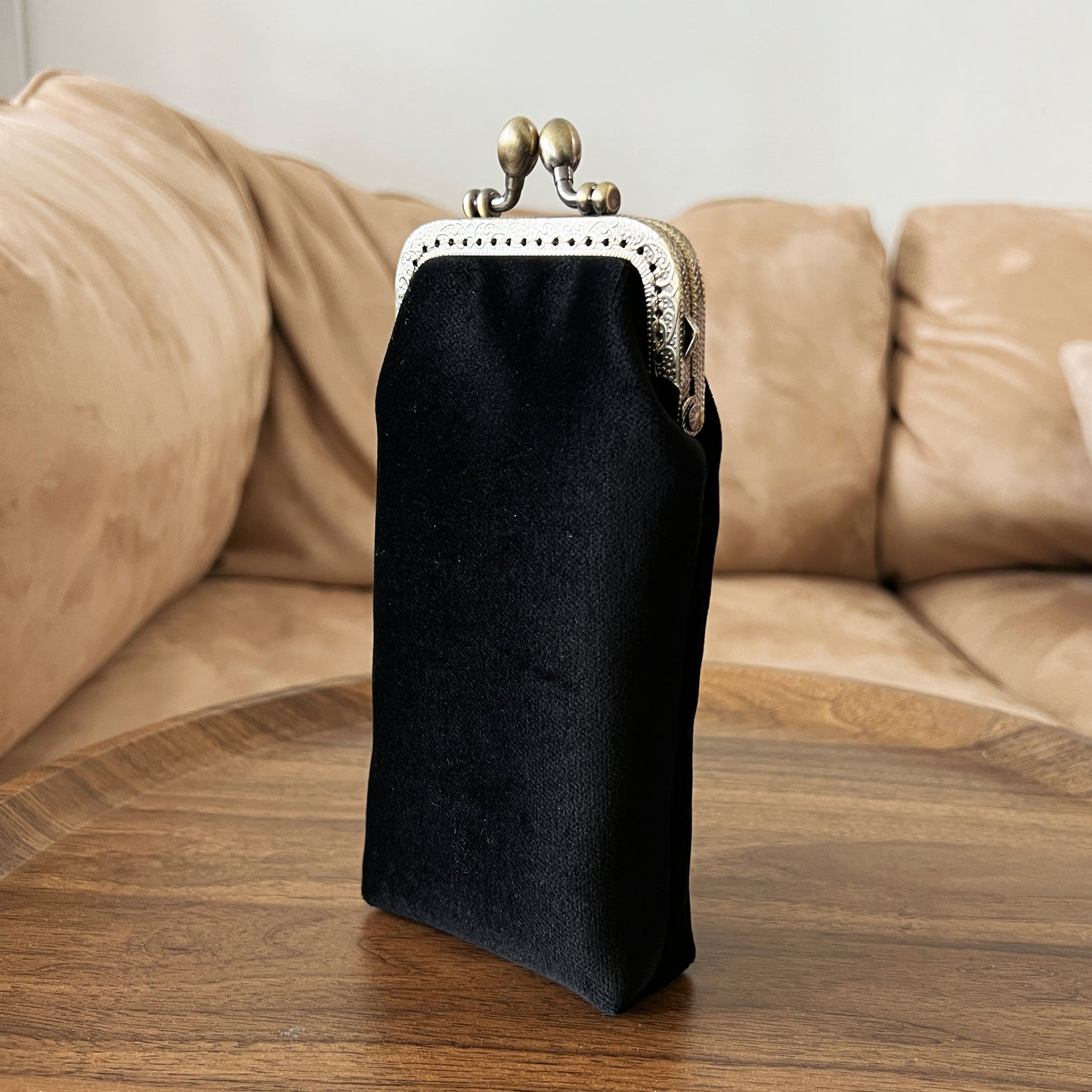 Black Velvet - Handmade Eye-glasses Pouch - Kiss Lock Purse