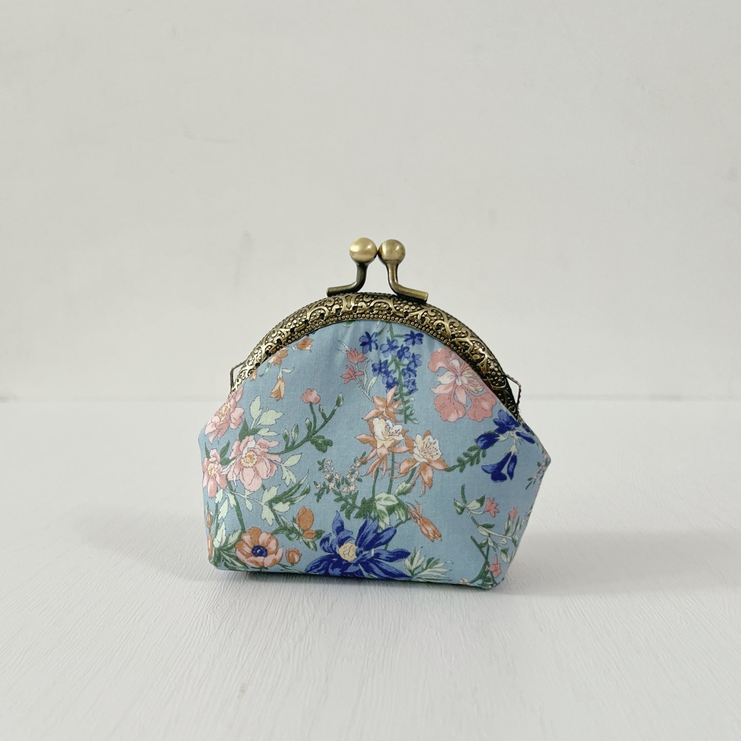 PRE-ORDER Handmade Kiss Lock Change Purse - Summer Blue Garden Linen