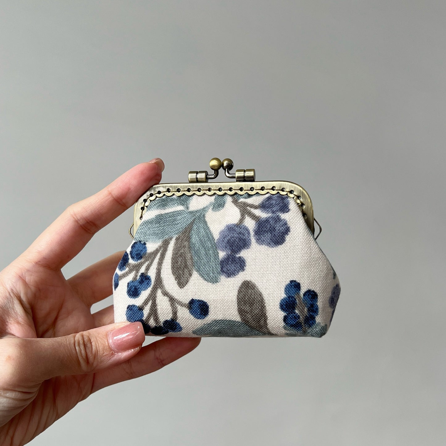 Garden Blueberries - Handmade Fabric Kiss Lock Purse