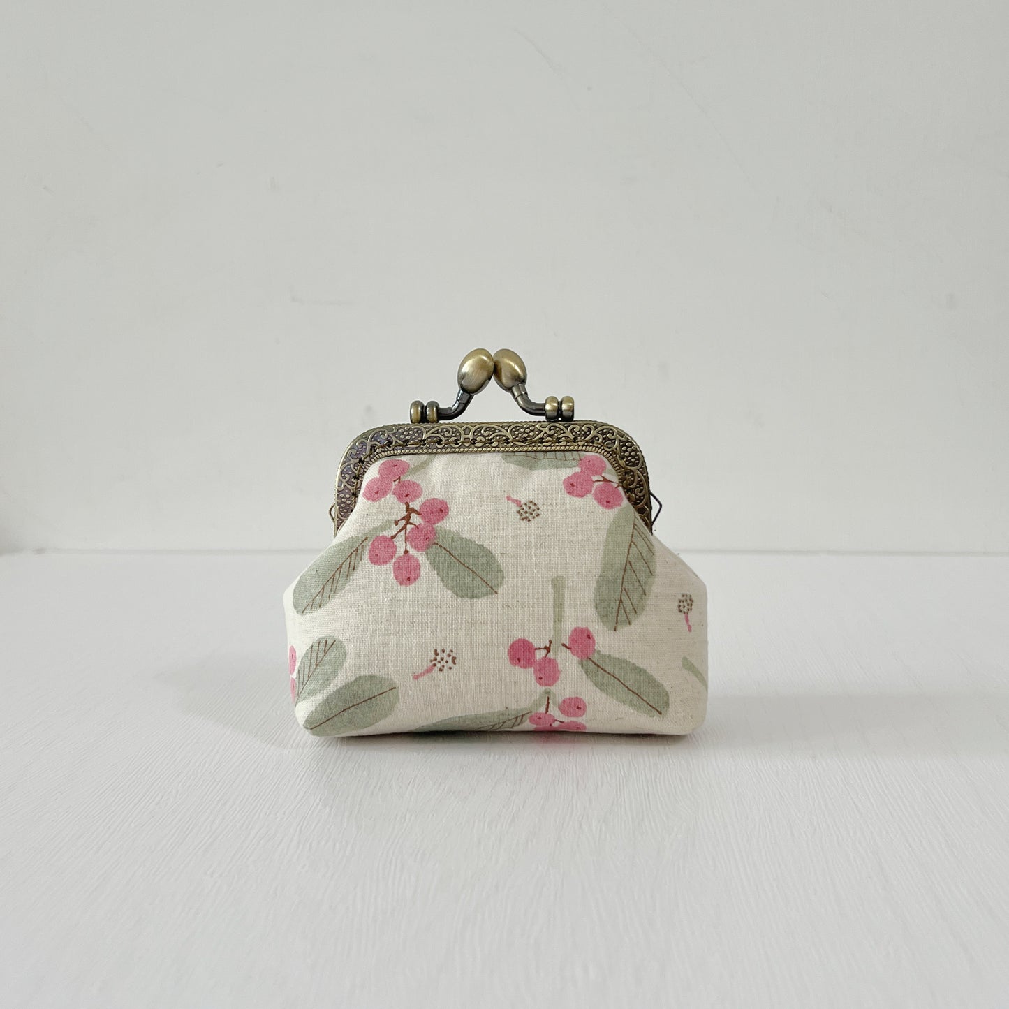 Handmade Linen Kiss Lock Purse - Summer Pink Berries Floral