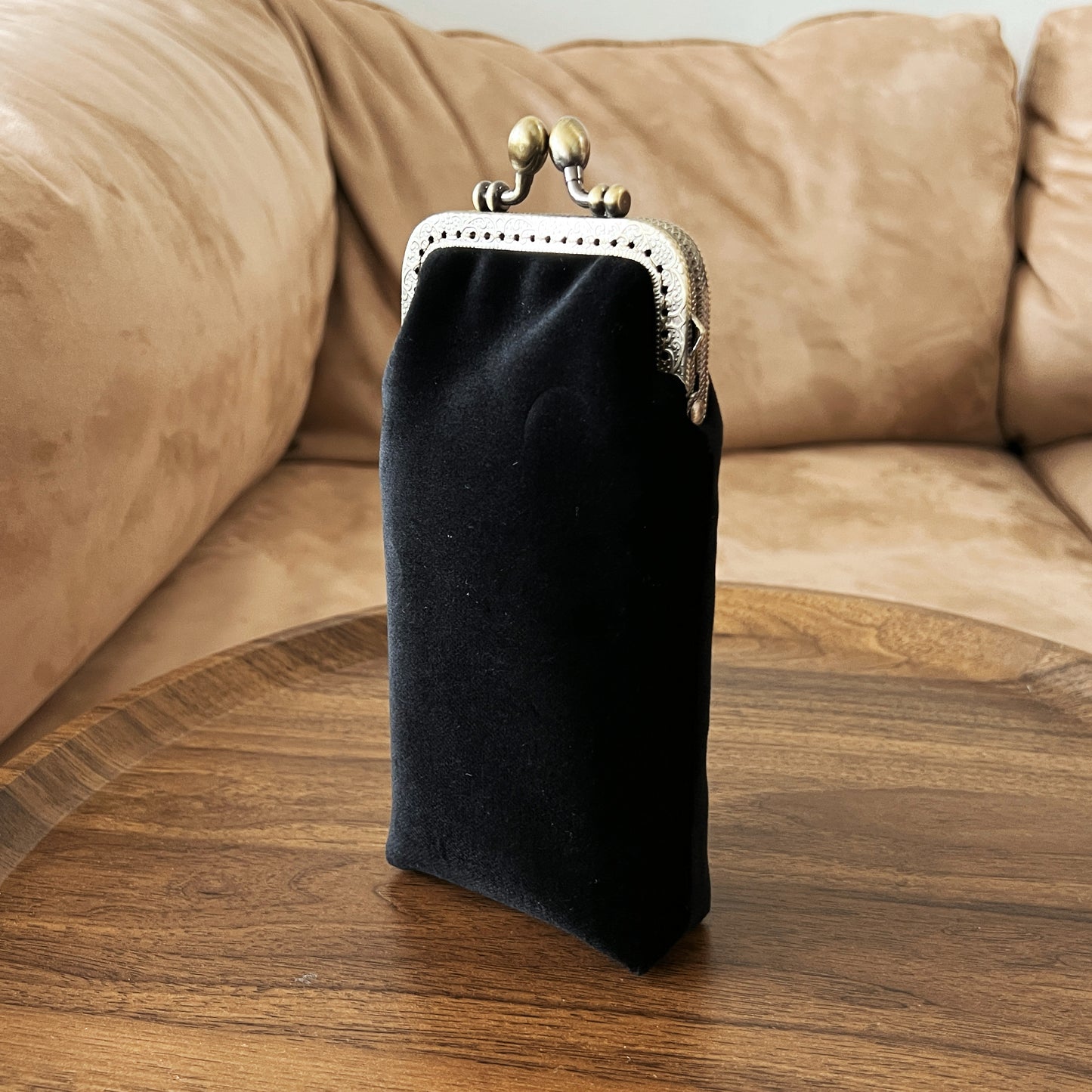 Black Velvet - Handmade Eye-glasses Pouch - Kiss Lock Purse