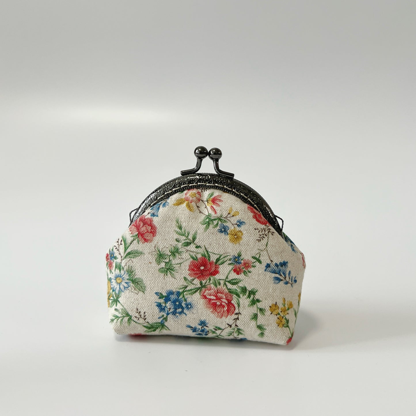 Handsewn Round Kiss Lock Fabric Purse - Vintage Garden Red Floral