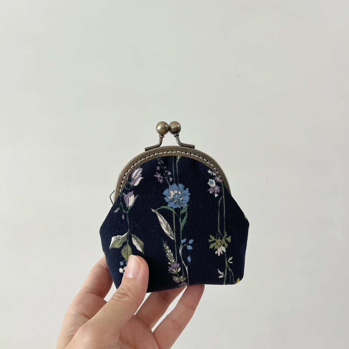 Arco S - Midnight Garden - Handmade Kiss Lock Corduroy Purse