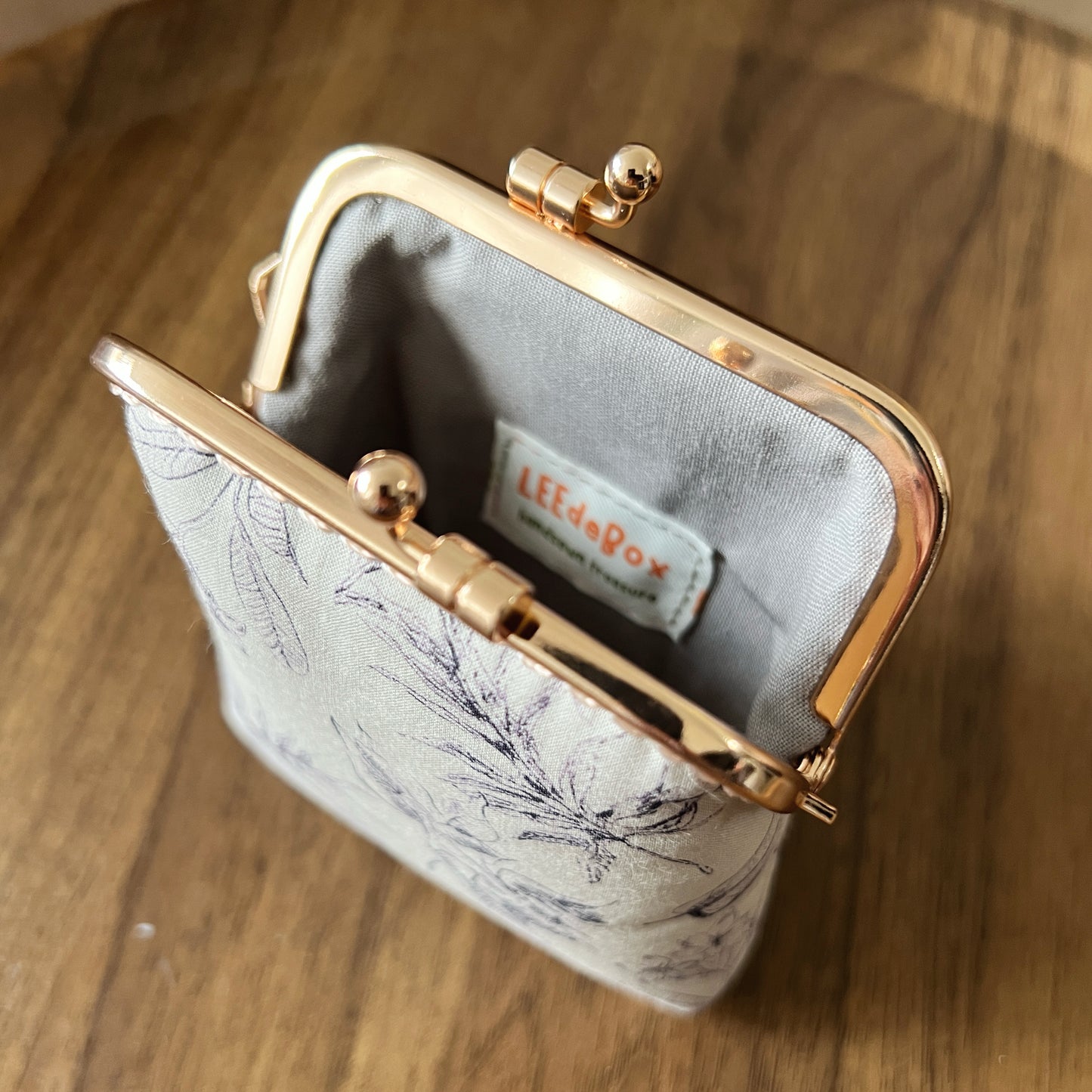 Beige Forest - Handsewn Kiss Lock Fabric Card Purse