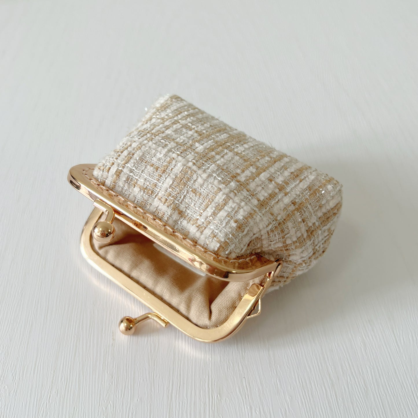 Beige Bouclé Tweed - Handmade Fabric Kiss Lock Purse