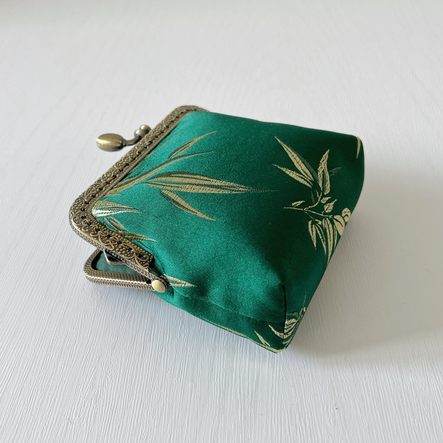 Green Bamboo Leaf - Handmade Kiss Lock Card Purse