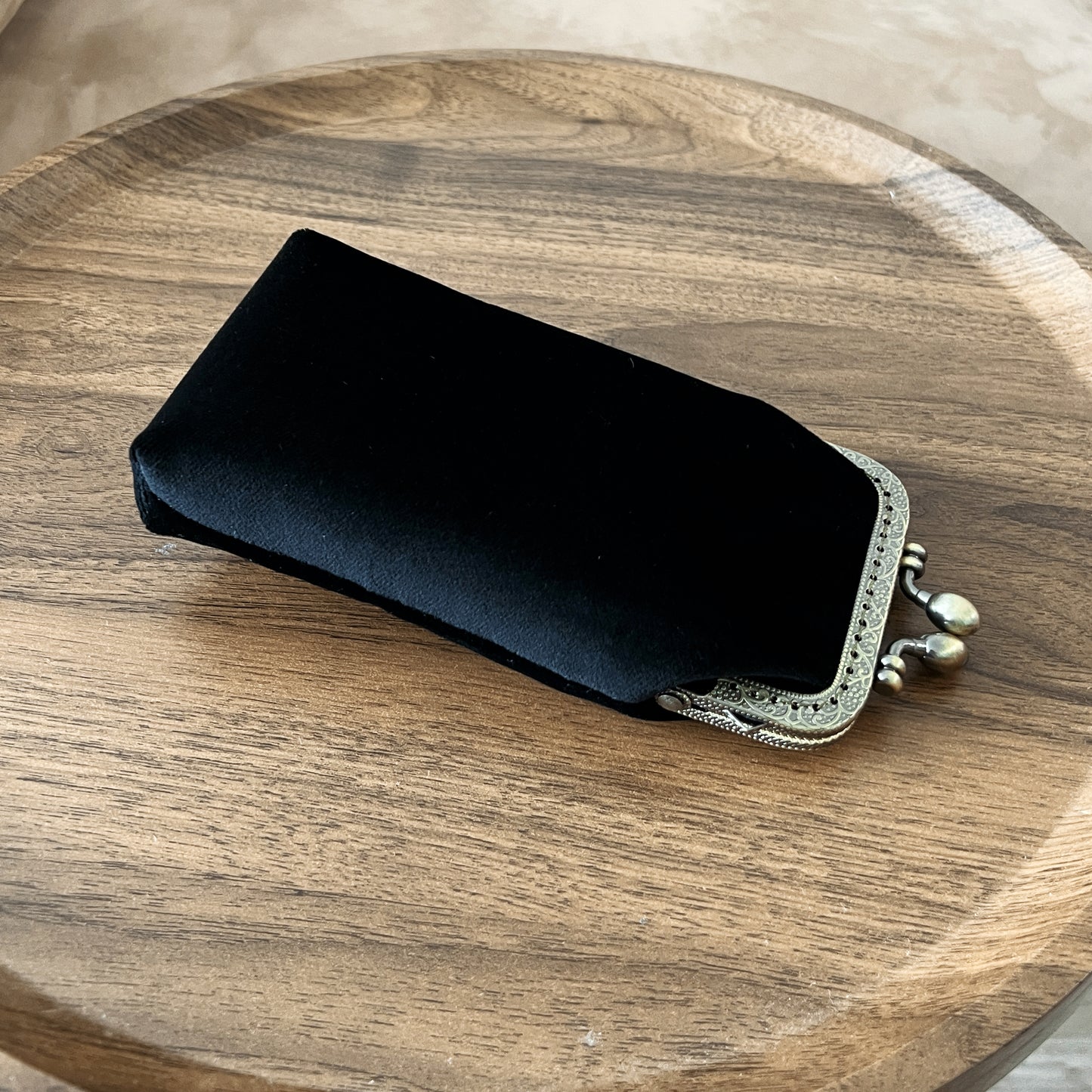 Black Velvet - Handmade Eye-glasses Pouch - Kiss Lock Purse