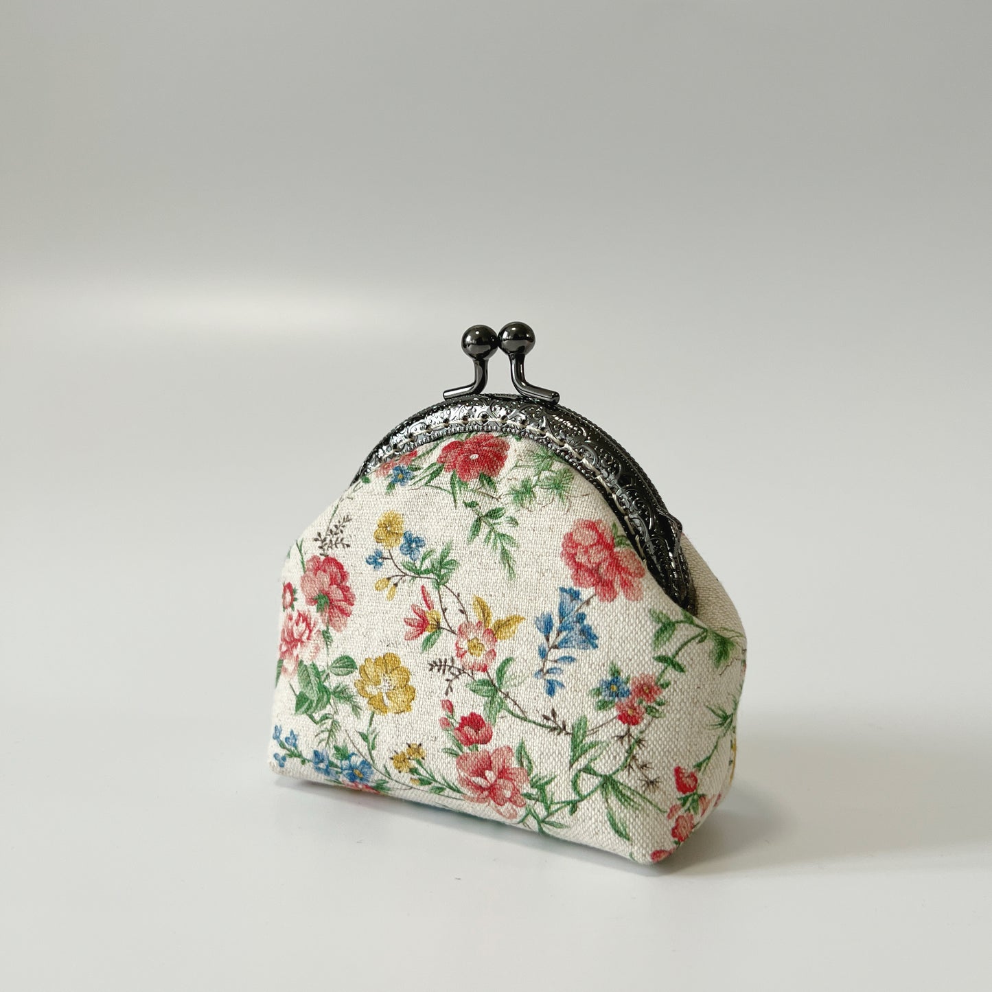 Handsewn Round Kiss Lock Fabric Purse - Vintage Garden Red Floral