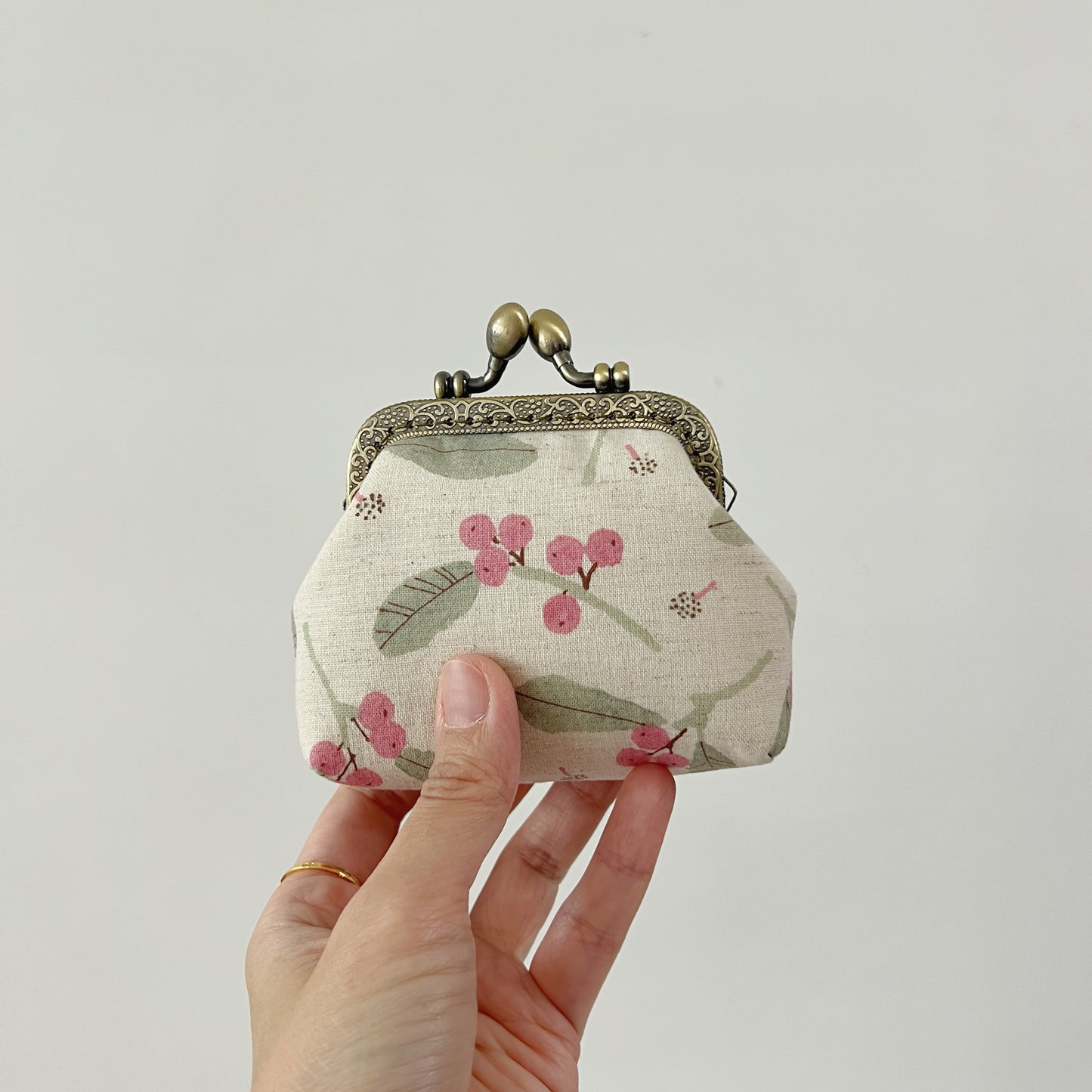 Handmade Linen Kiss Lock Purse - Summer Pink Berries Floral