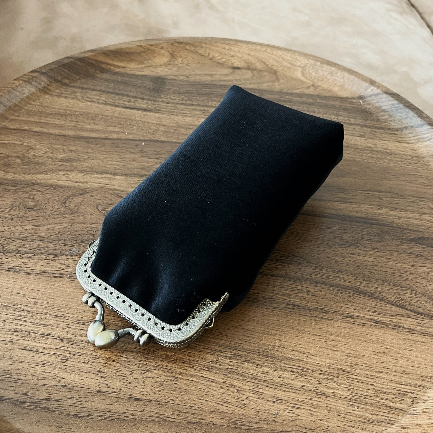 Black Velvet - Handmade Eye-glasses Pouch - Kiss Lock Purse