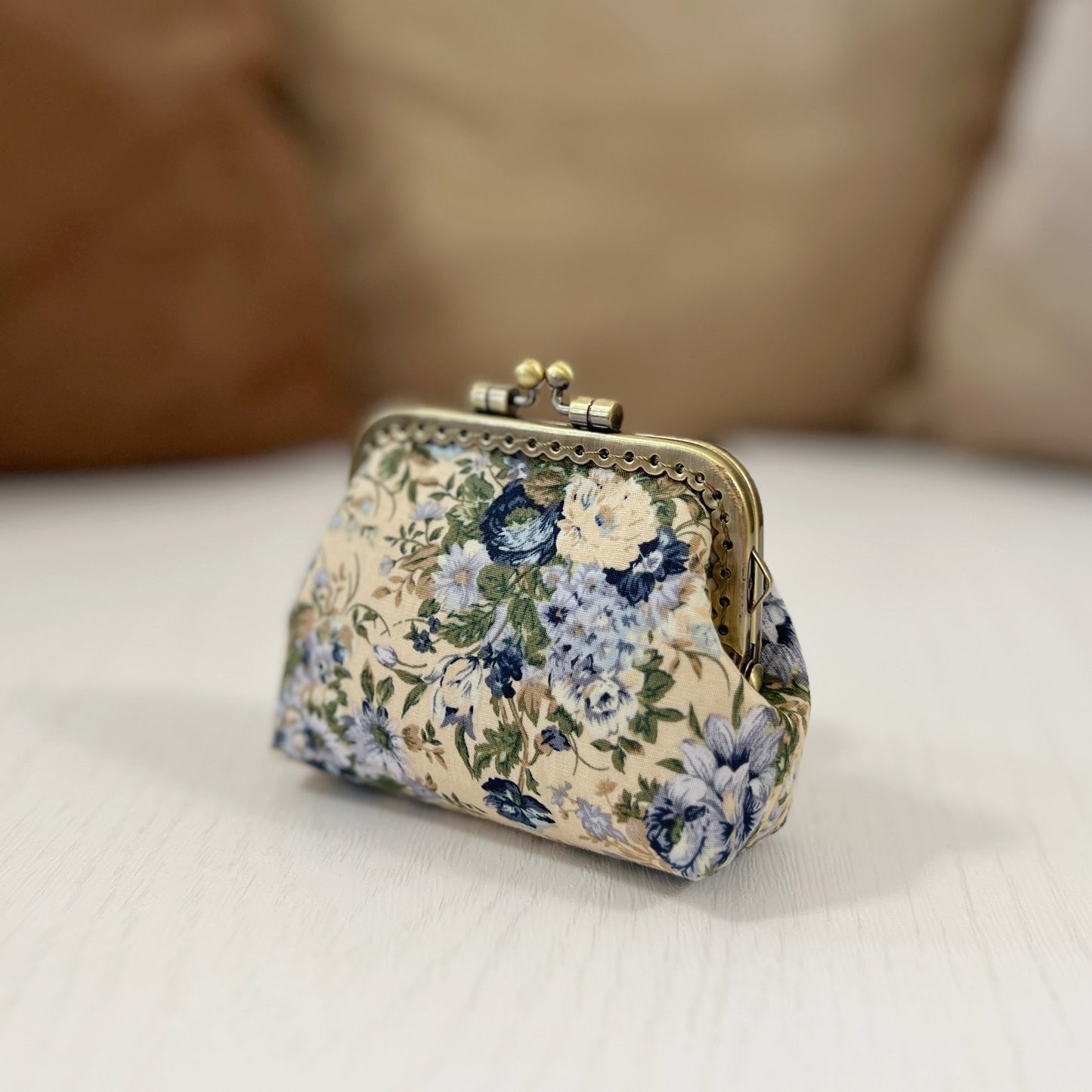 Secret Garden - Handmade Fabric Kiss Lock Purse