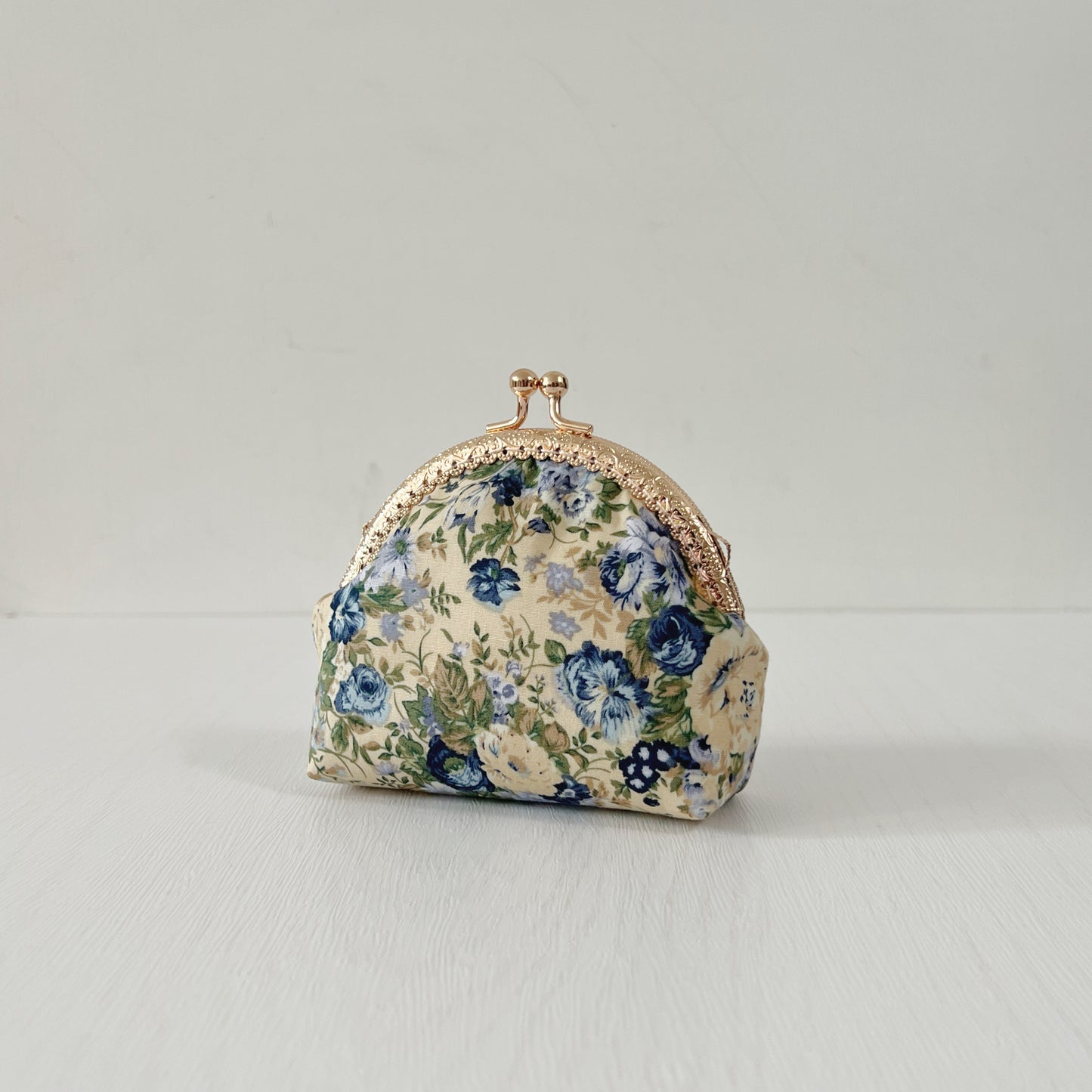 Handmade Kiss Lock Purse - Beige Secret Garden