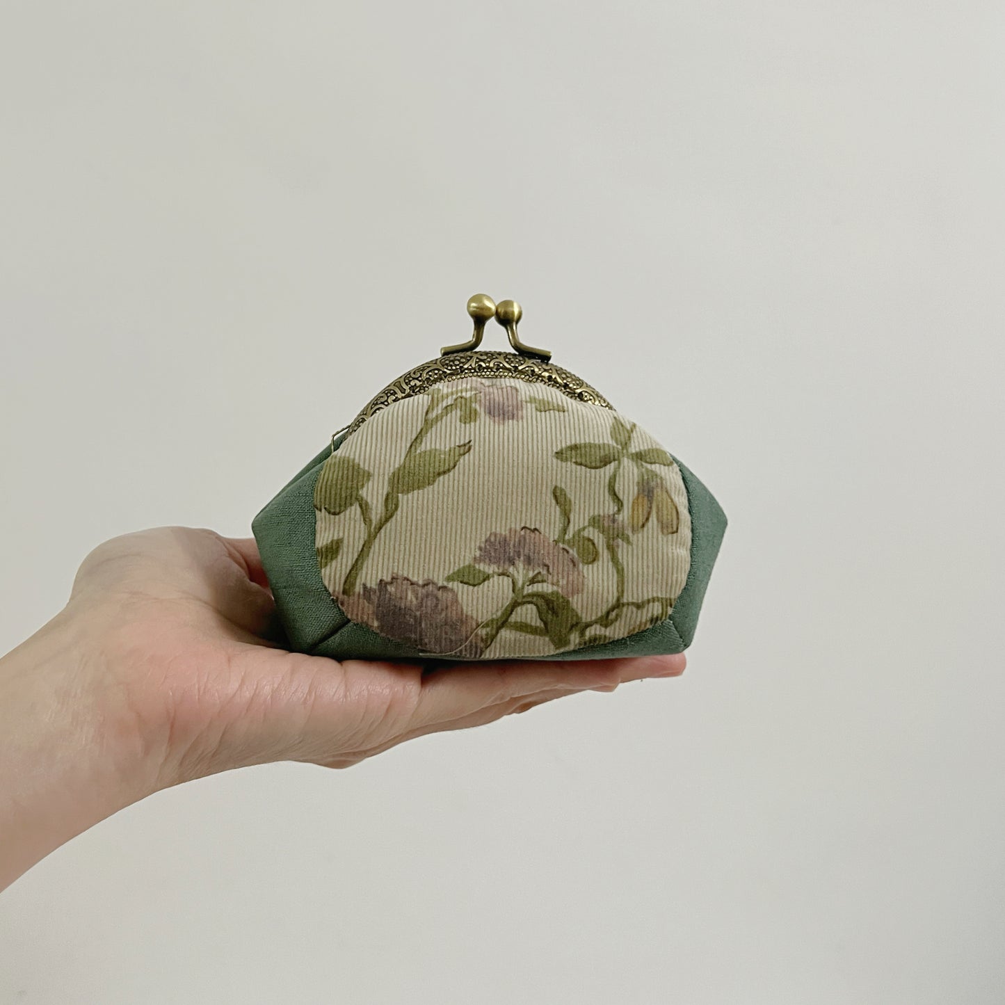 PRE-ORDER Vintage Green Forest Corduroy Handmade Puffy Kiss Lock Change Purse