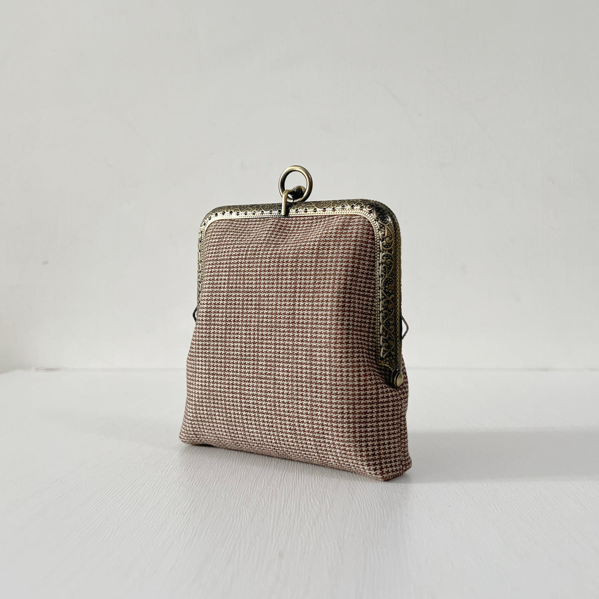 ESME 11 - Handsewn Kiss Lock Frame Clutch Purse - Houndstooth Pattern