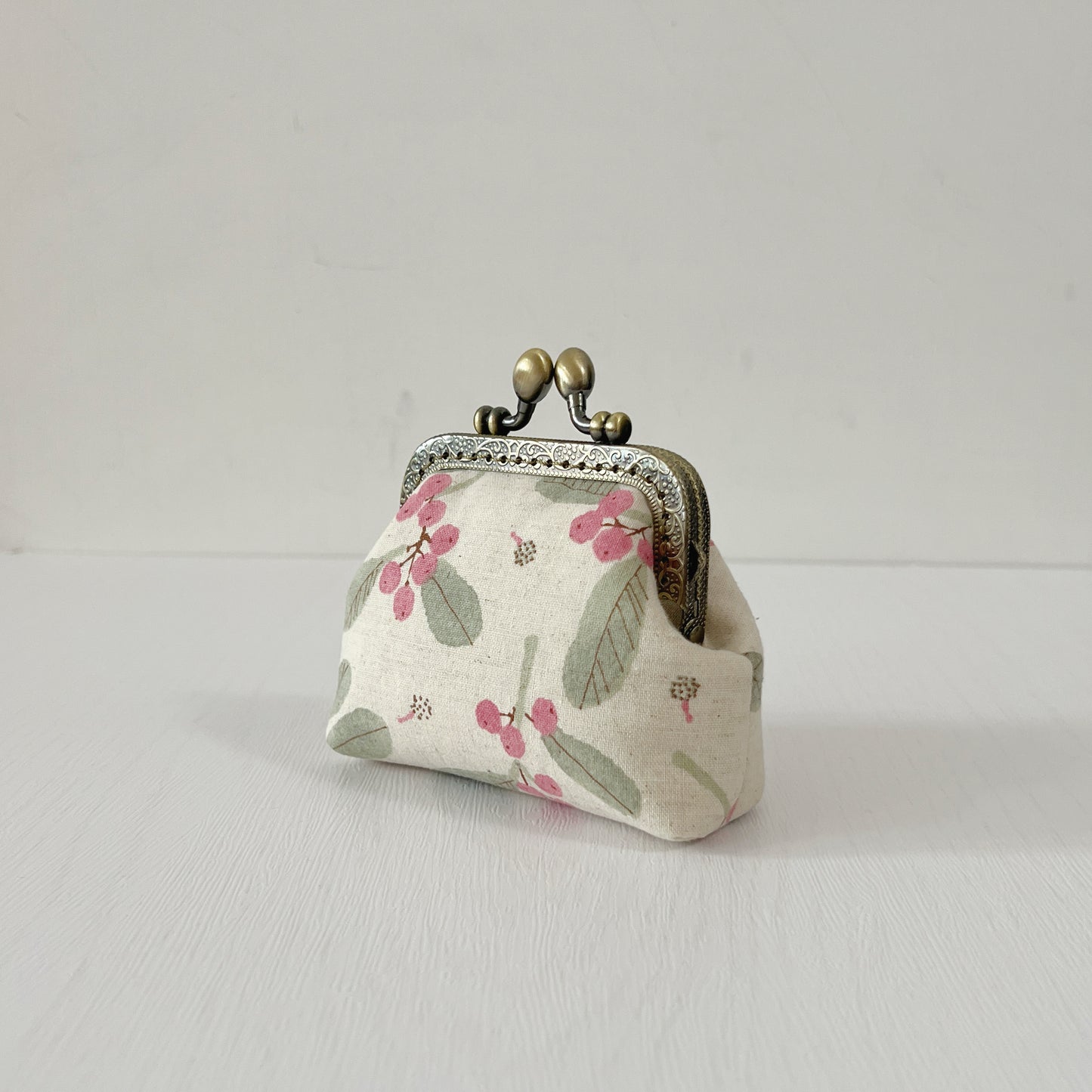Handmade Linen Kiss Lock Purse - Summer Pink Berries Floral