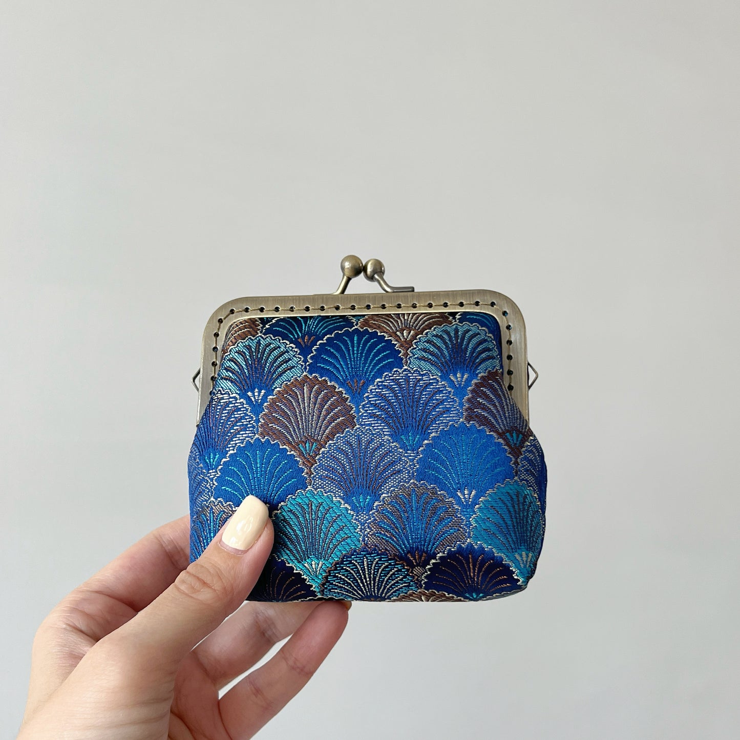 Blue Shells - Handsewn Kiss Lock Card Purse
