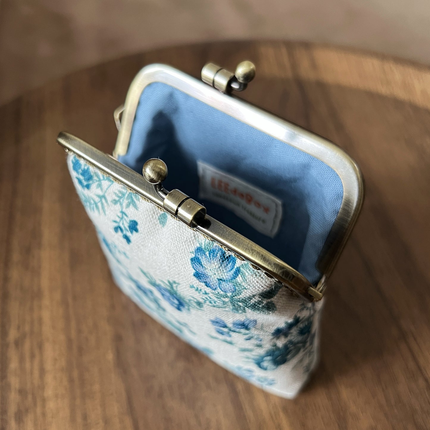 Blue Vintage Garden - Handsewn Kiss Lock Fabric Card Purse
