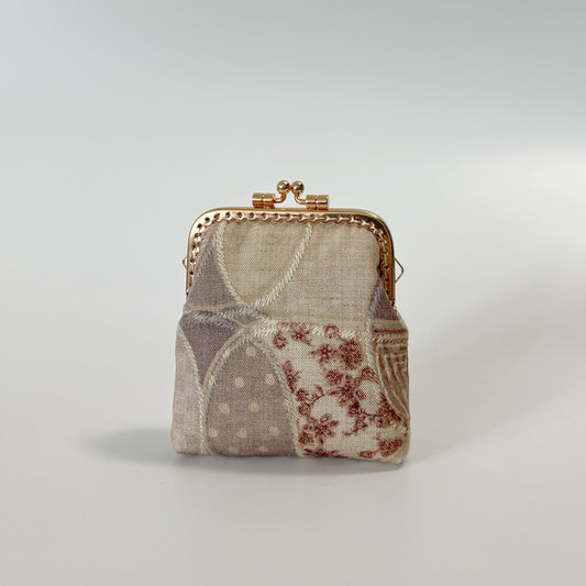 Embroidered Beige Patches - Handsewn Kiss Lock Fabric Card Purse