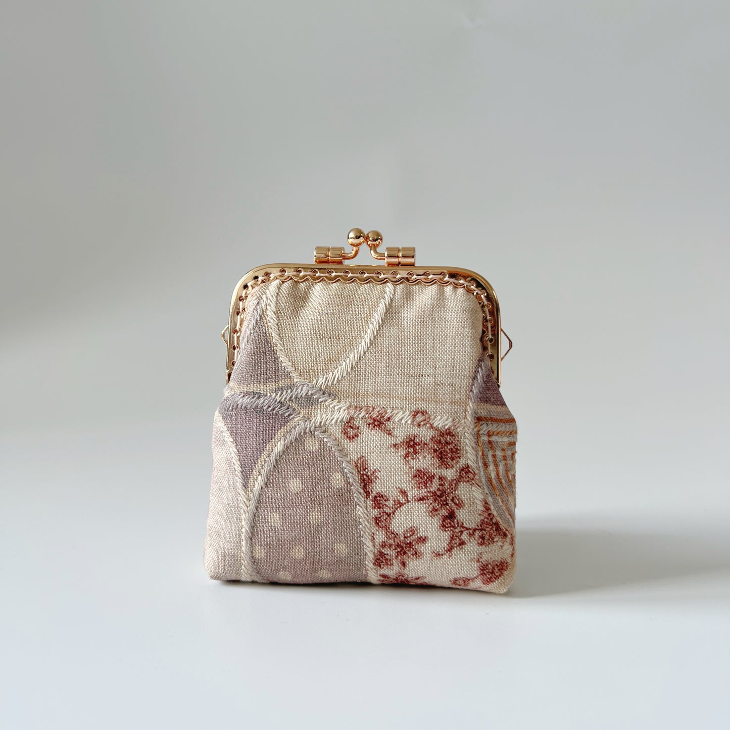 Embroidered Beige Patches - Handsewn Kiss Lock Fabric Card Purse
