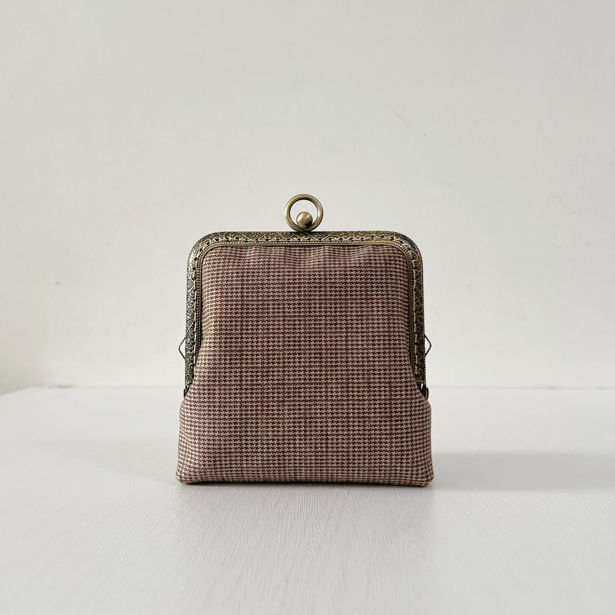 ESME 11 - Handsewn Kiss Lock Frame Clutch Purse - Houndstooth Pattern