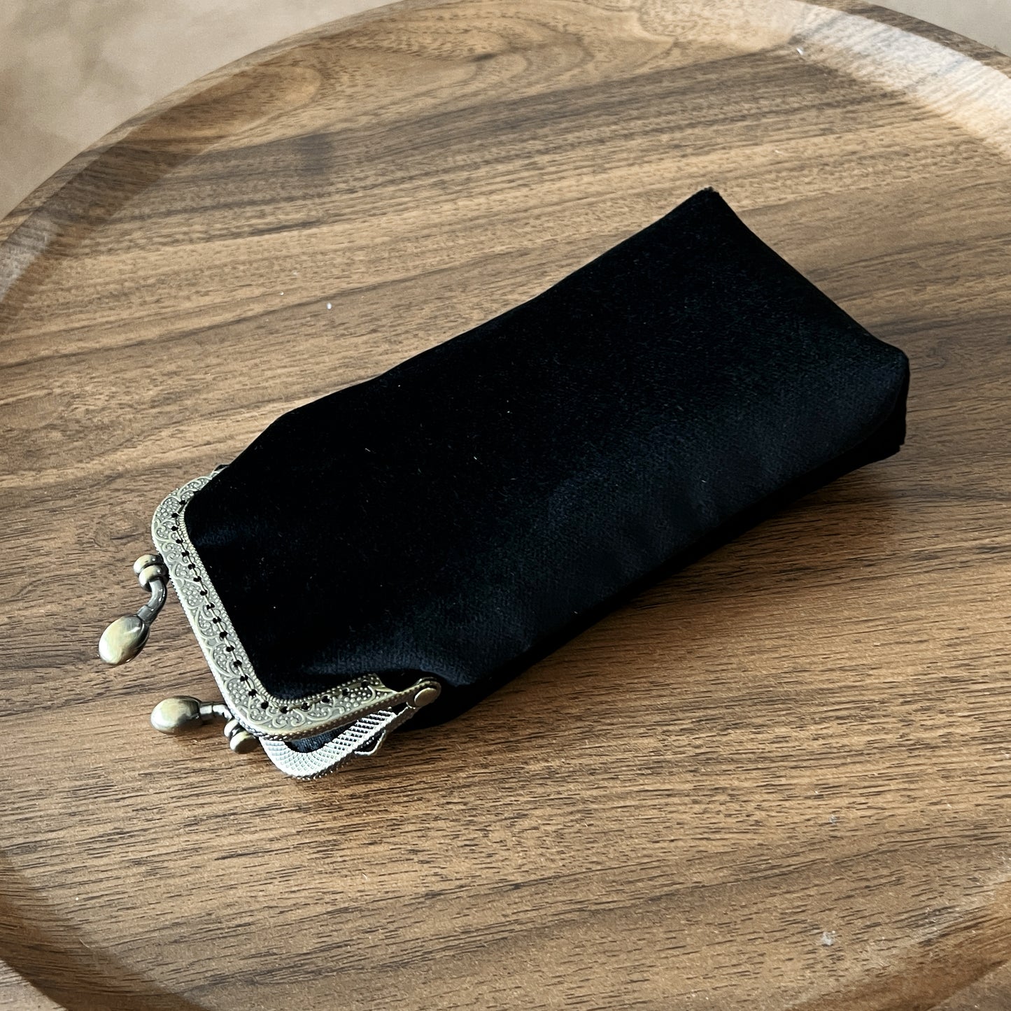 Black Velvet - Handmade Eye-glasses Pouch - Kiss Lock Purse