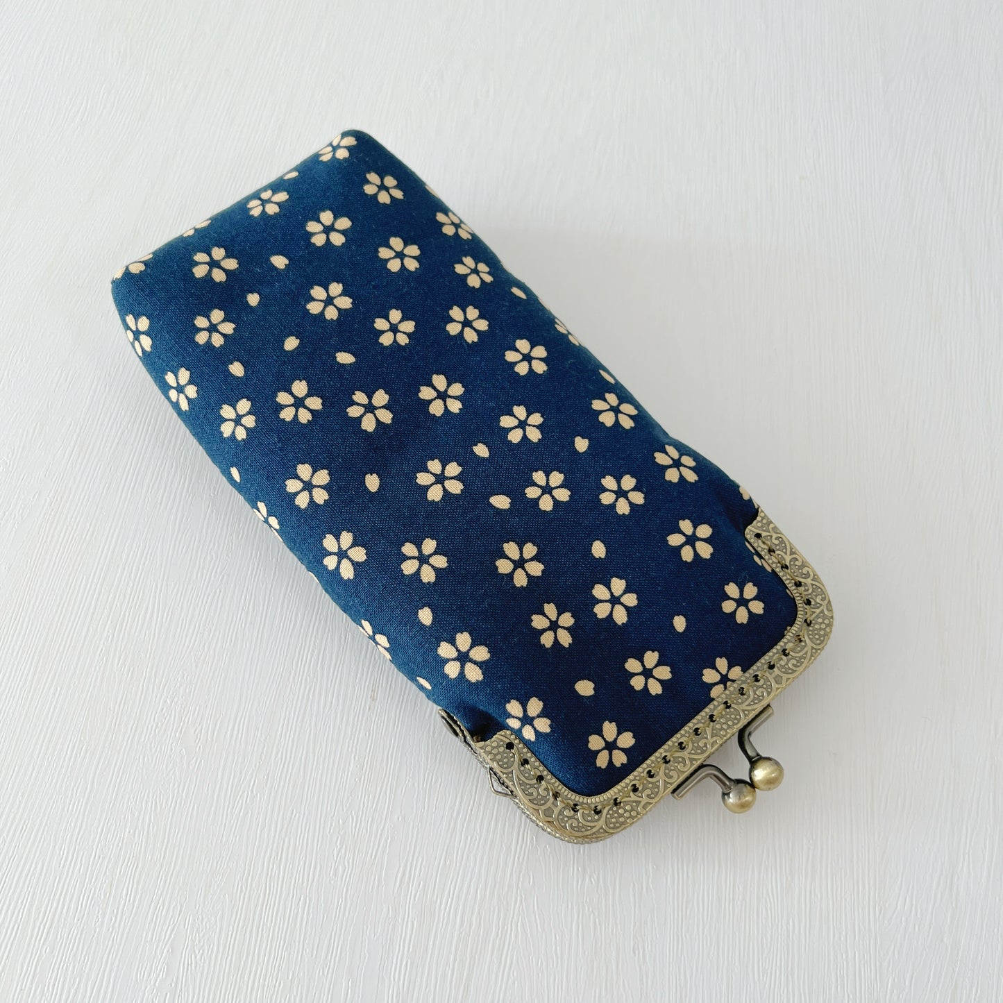 Blue Blossoms Linen - Handmade Eye-glasses Pouch - Kiss Lock Purse