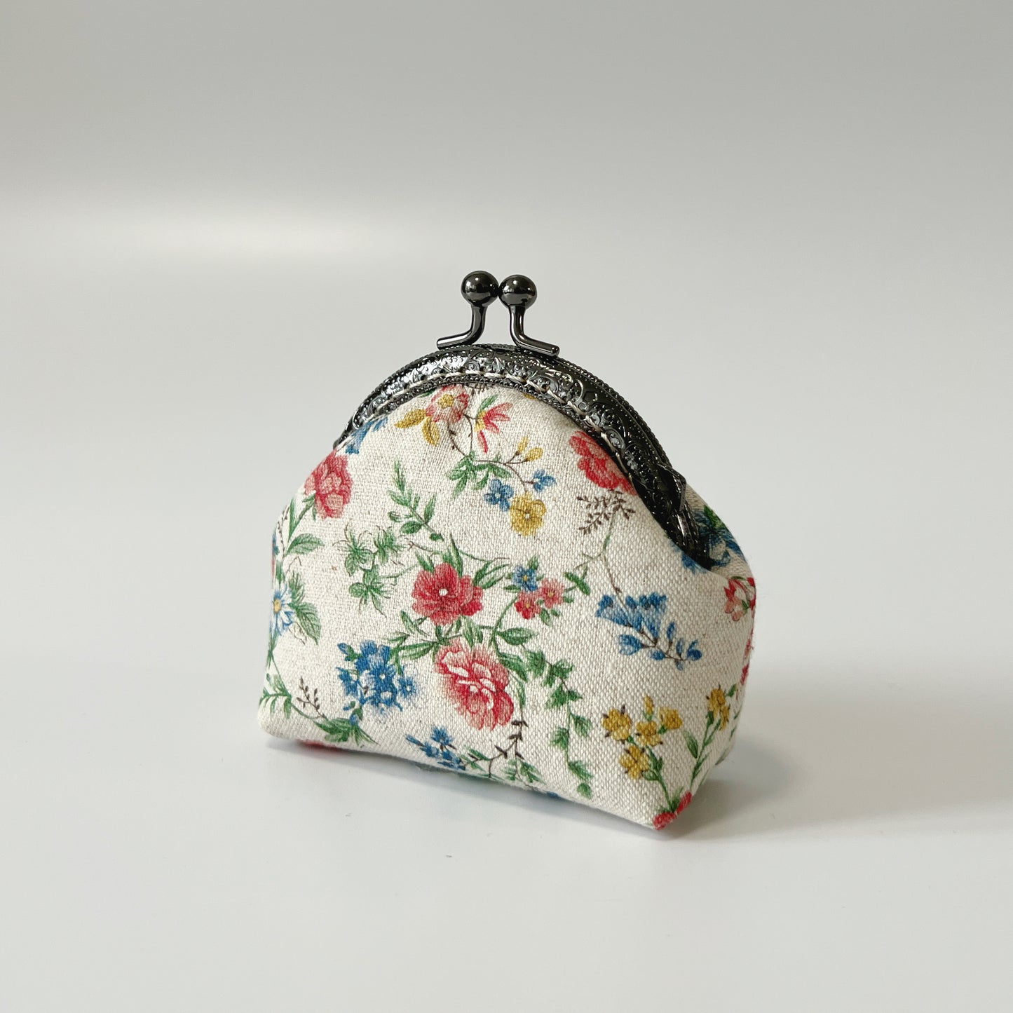 Handsewn Round Kiss Lock Fabric Purse - Vintage Garden Red Floral