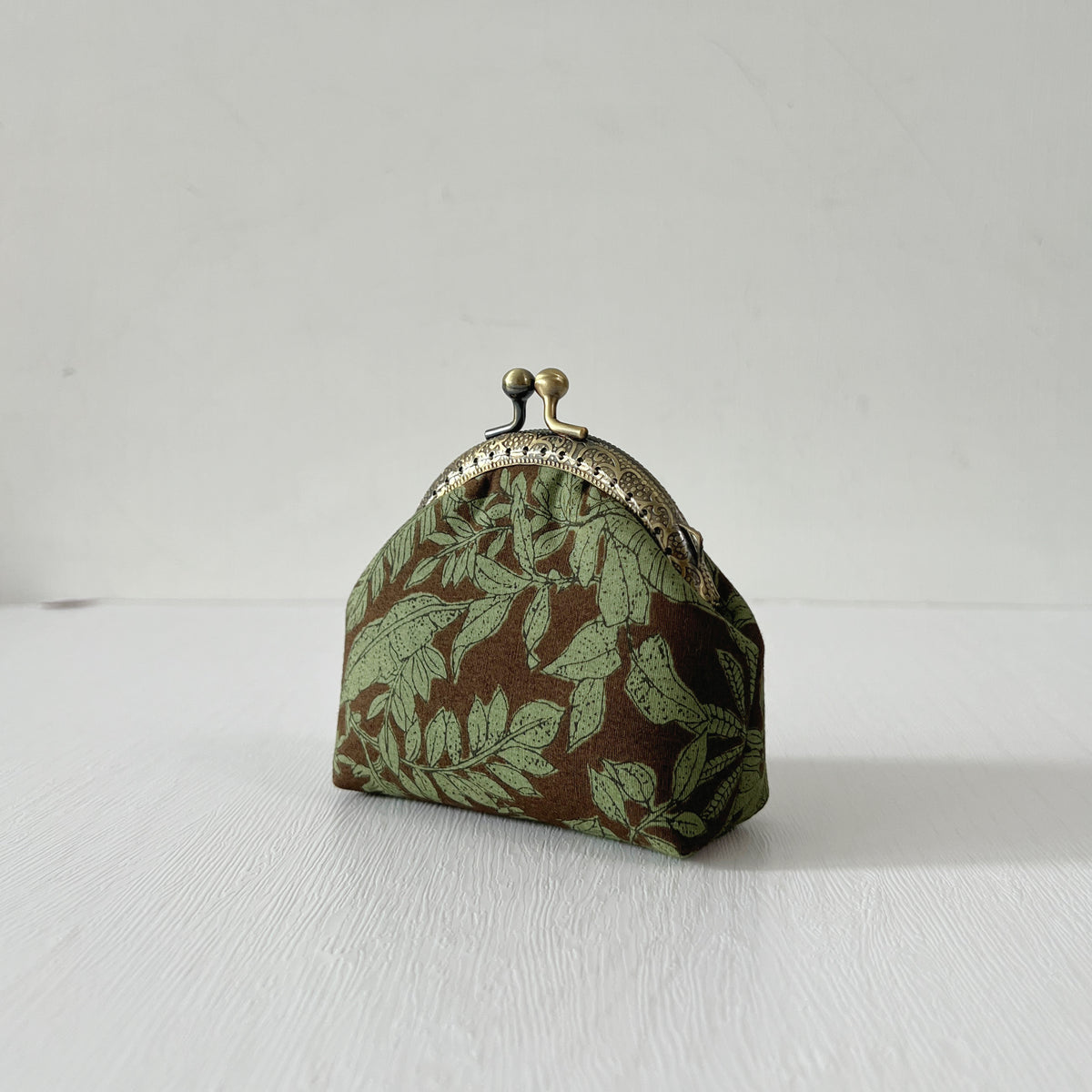 Handmade Kiss Lock Coin Purse - Brown Forest
