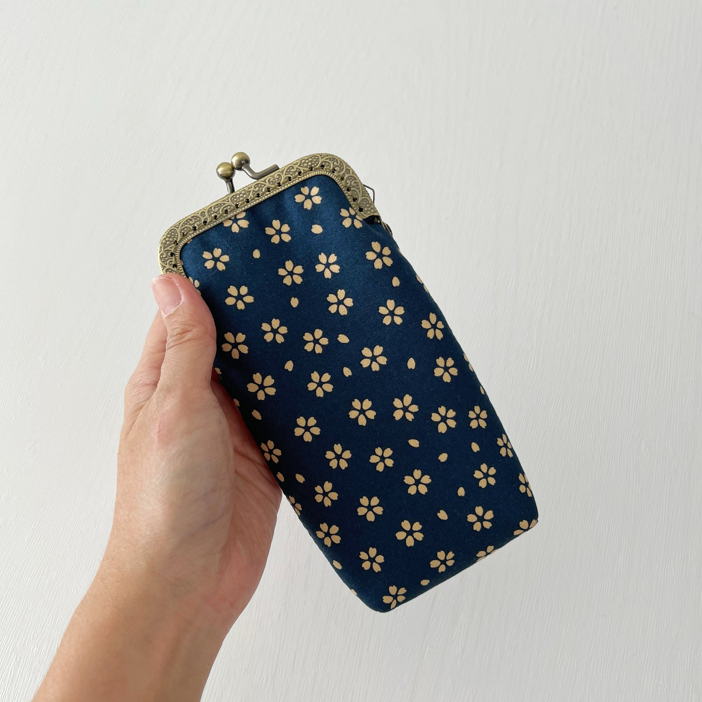 Blue Blossoms Linen - Handmade Eye-glasses Pouch - Kiss Lock Purse