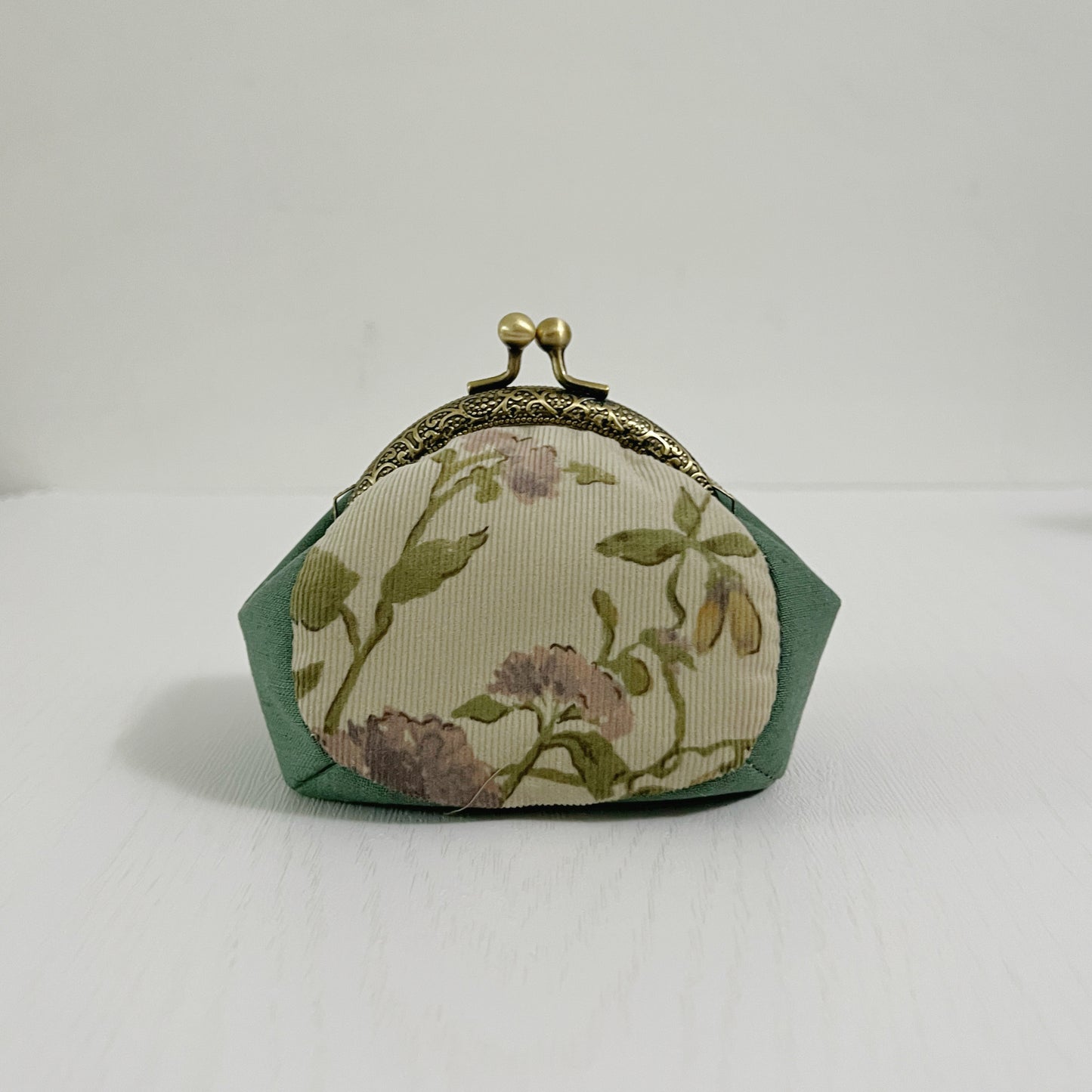PRE-ORDER Vintage Green Forest Corduroy Handmade Puffy Kiss Lock Change Purse