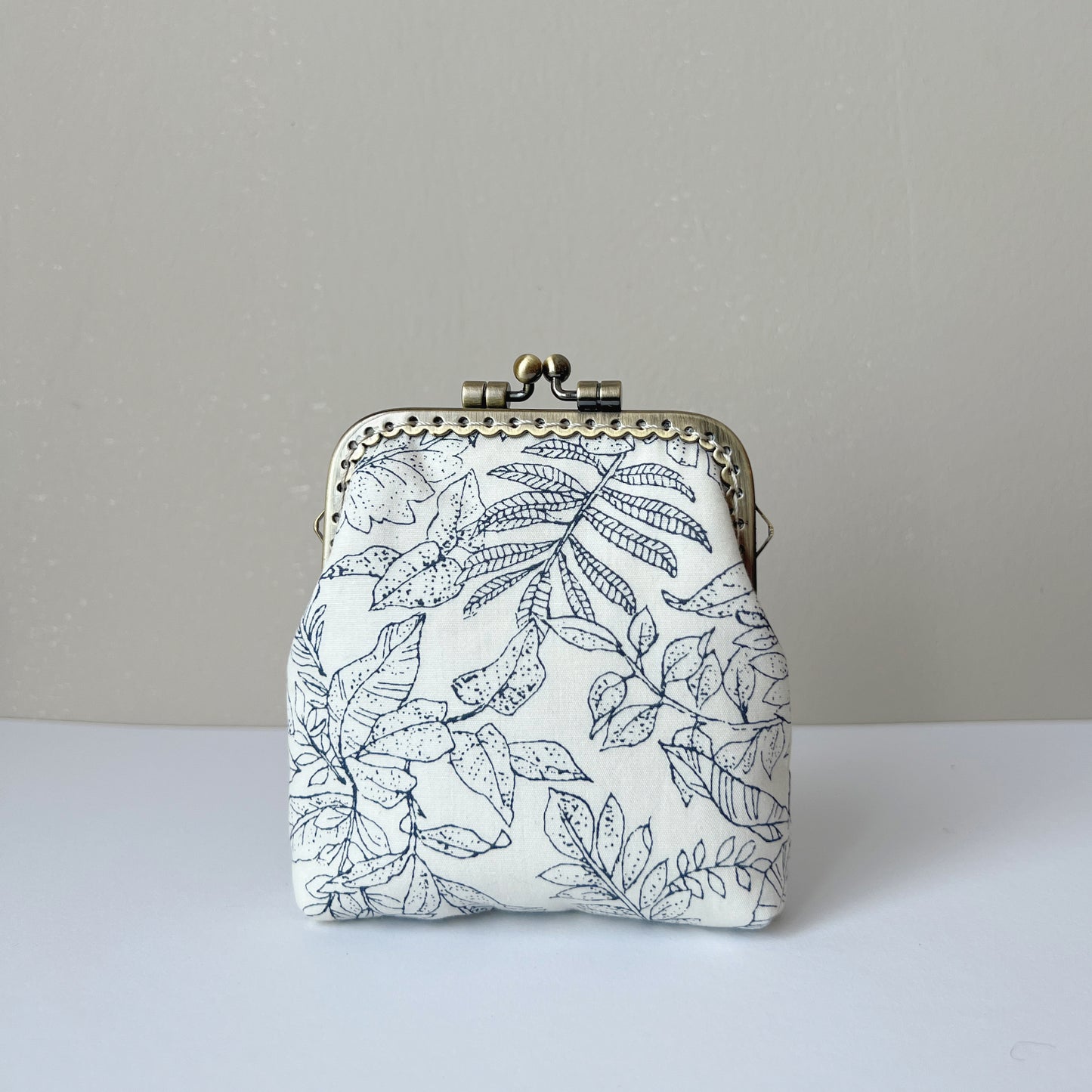 Handsewn Kiss Lock Card Purse - White Forest