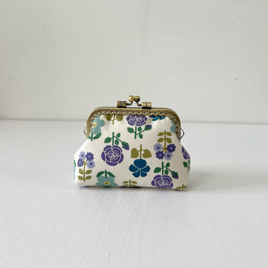 White Retro Florals - Handmade Fabric Kiss Lock Purse