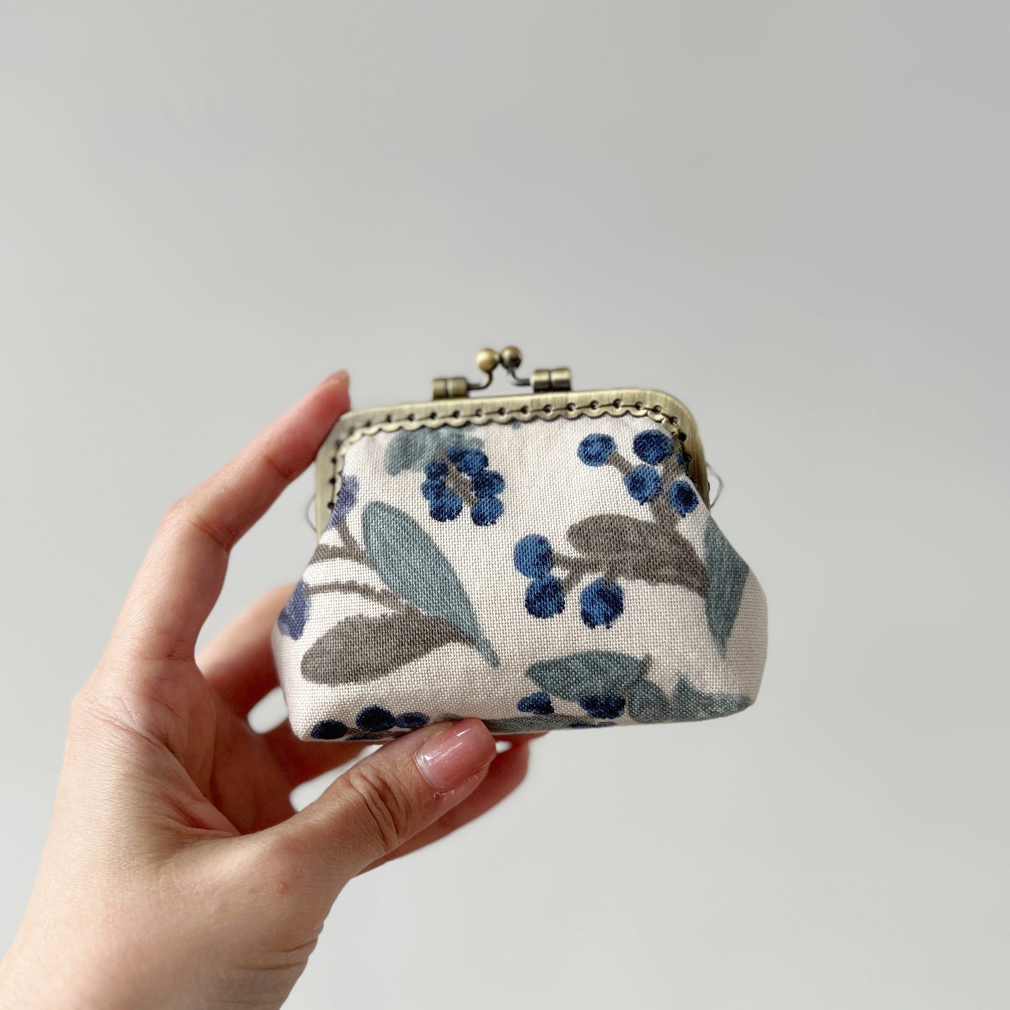 Garden Blueberries - Handmade Fabric Kiss Lock Purse