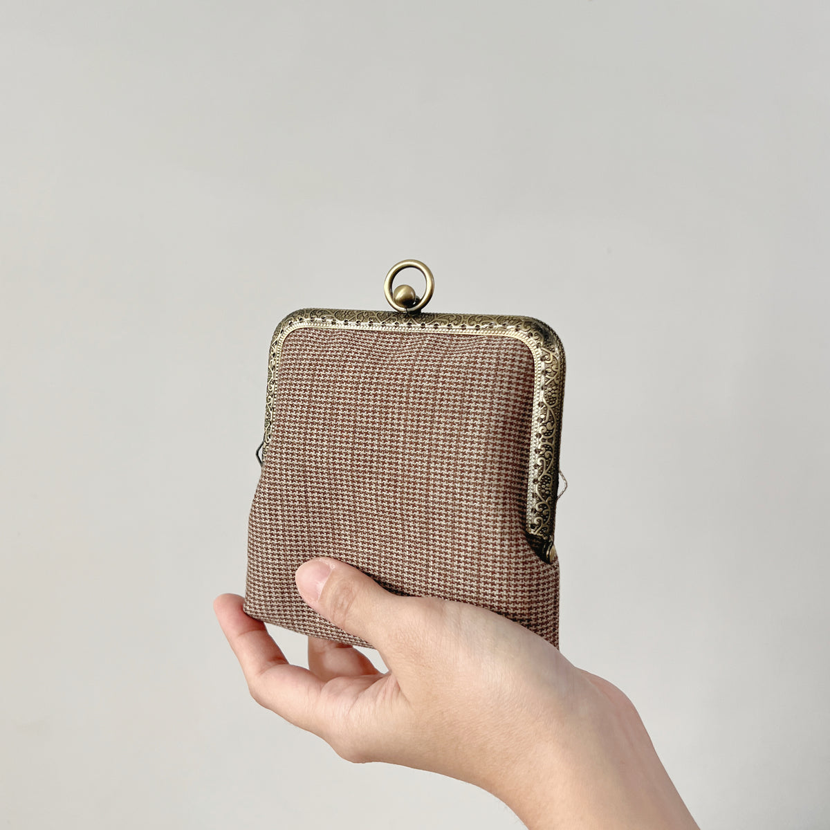 ESME 11 - Handsewn Kiss Lock Frame Clutch Purse - Houndstooth Pattern