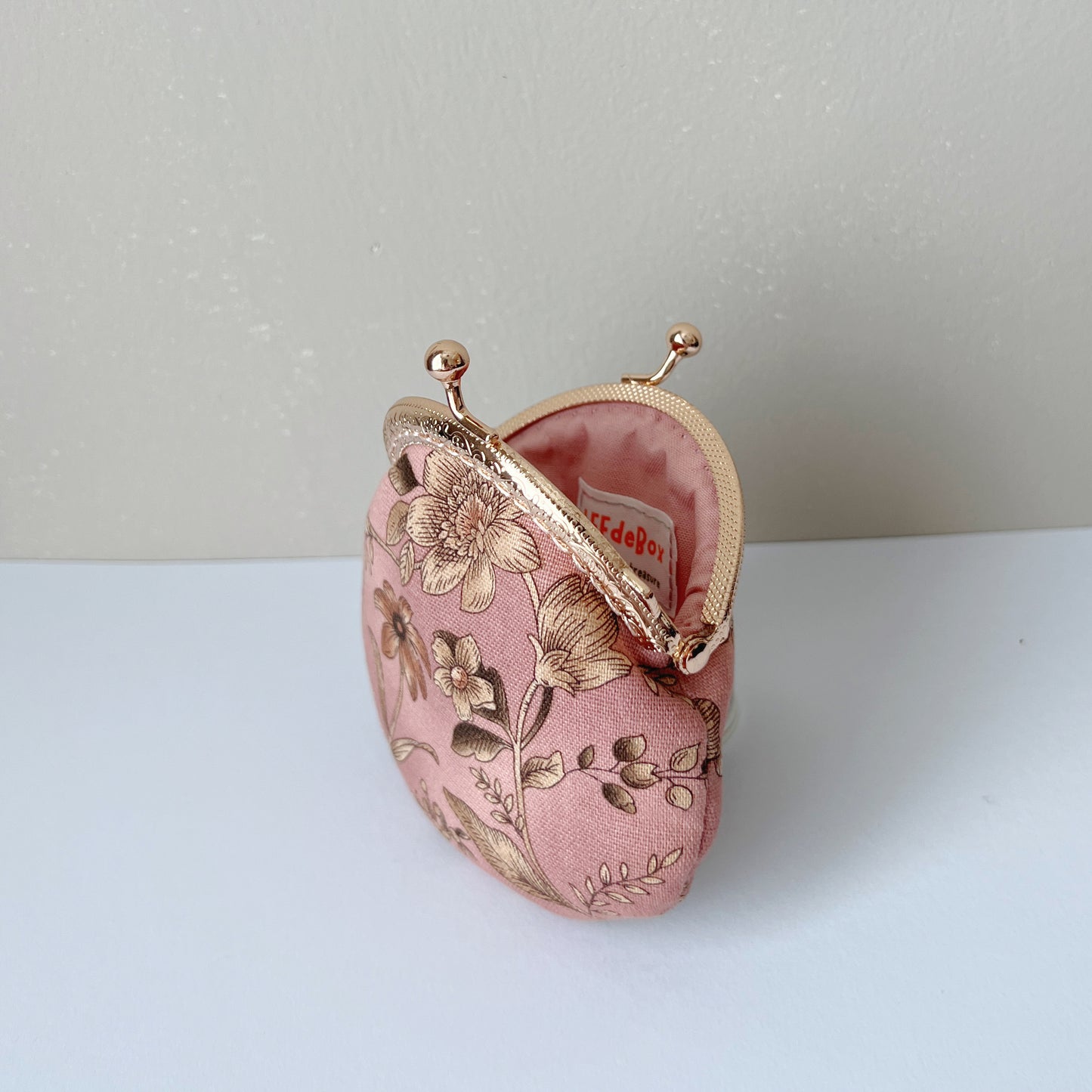 Handsewn Round Kiss Lock Flat Coin Purse - Vintage Pink Garden Floral