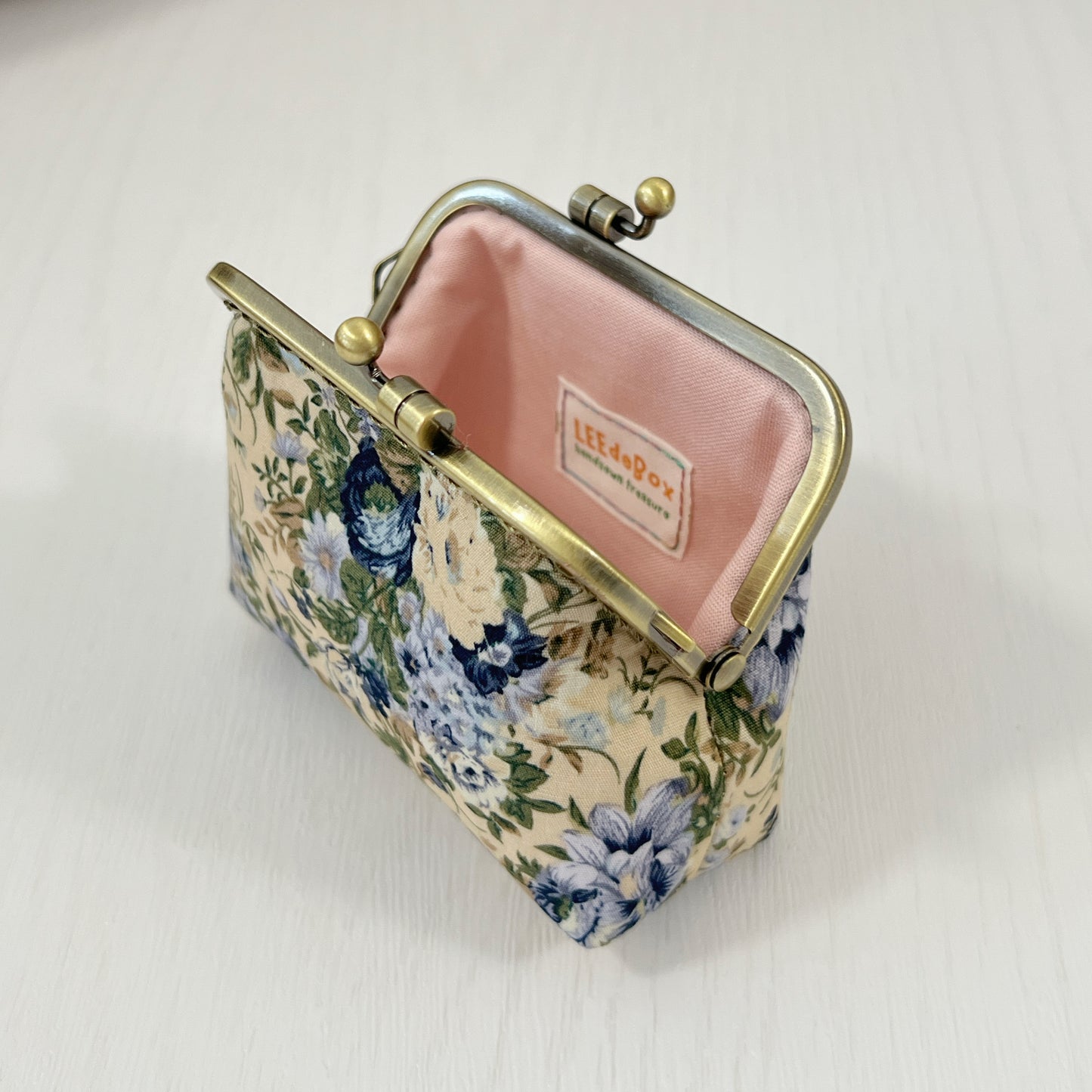 Secret Garden - Handmade Fabric Kiss Lock Purse