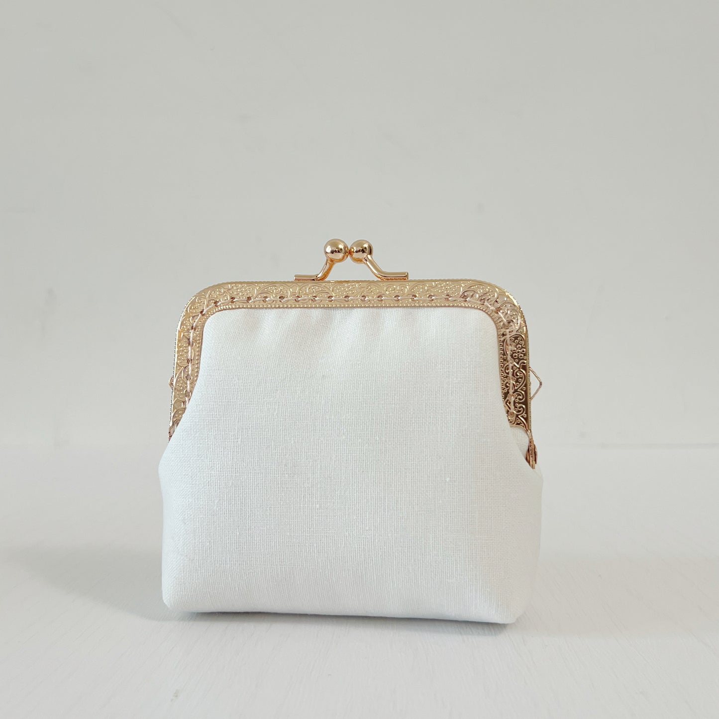 Handmade Embroidered Kiss Lock Card Purse - White Embroidery and Pearls