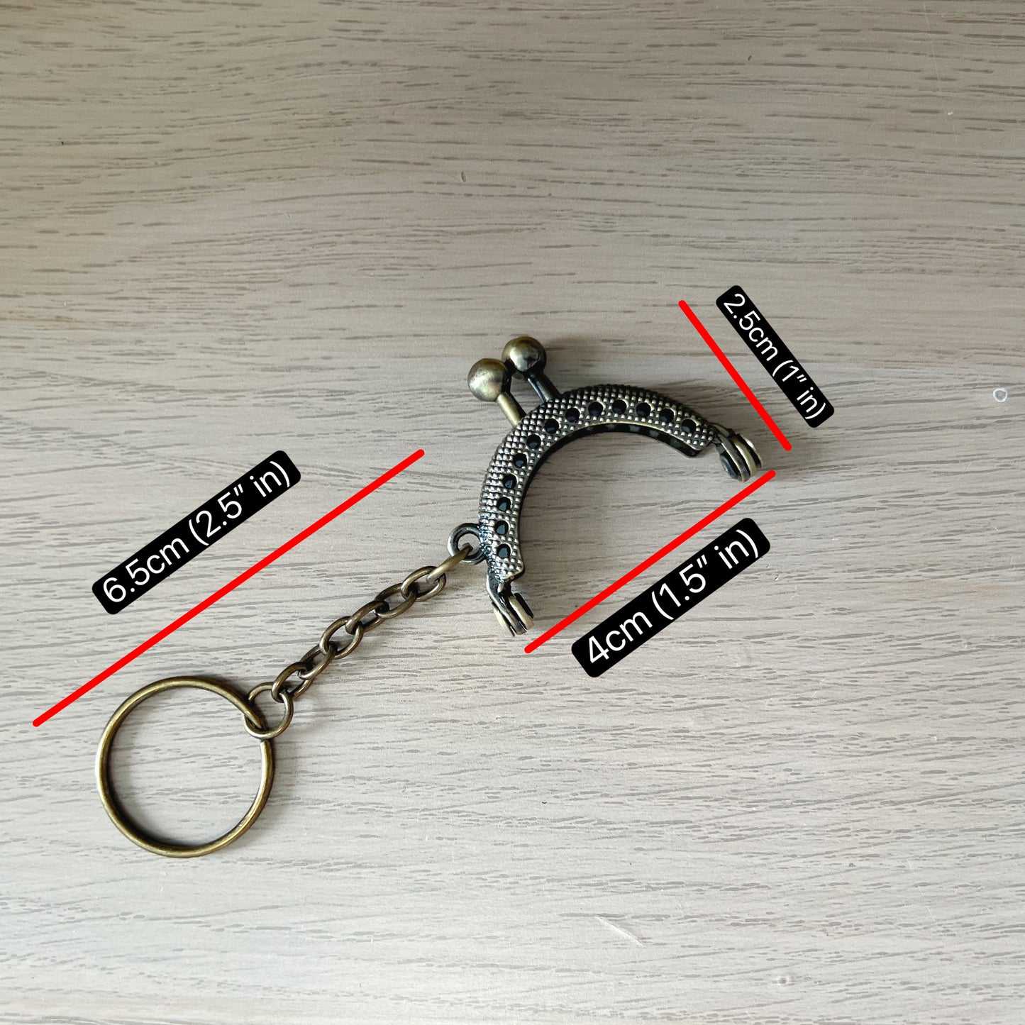 Vintage Style - Tiny Kiss Lock Keychain Metal Clasps