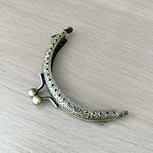 Vintage Style - DemiLune Kiss Lock Metal Frame Clasps
