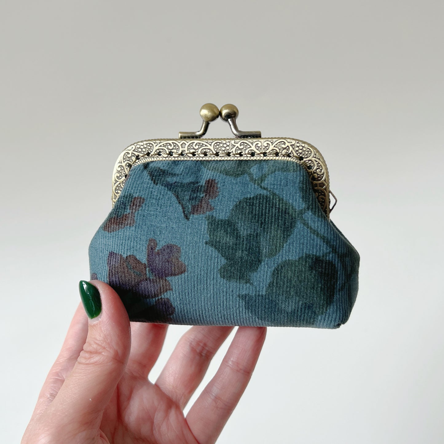 Vintage Blue Floral - Handmade Corduroy Fabric Kiss Lock Purse
