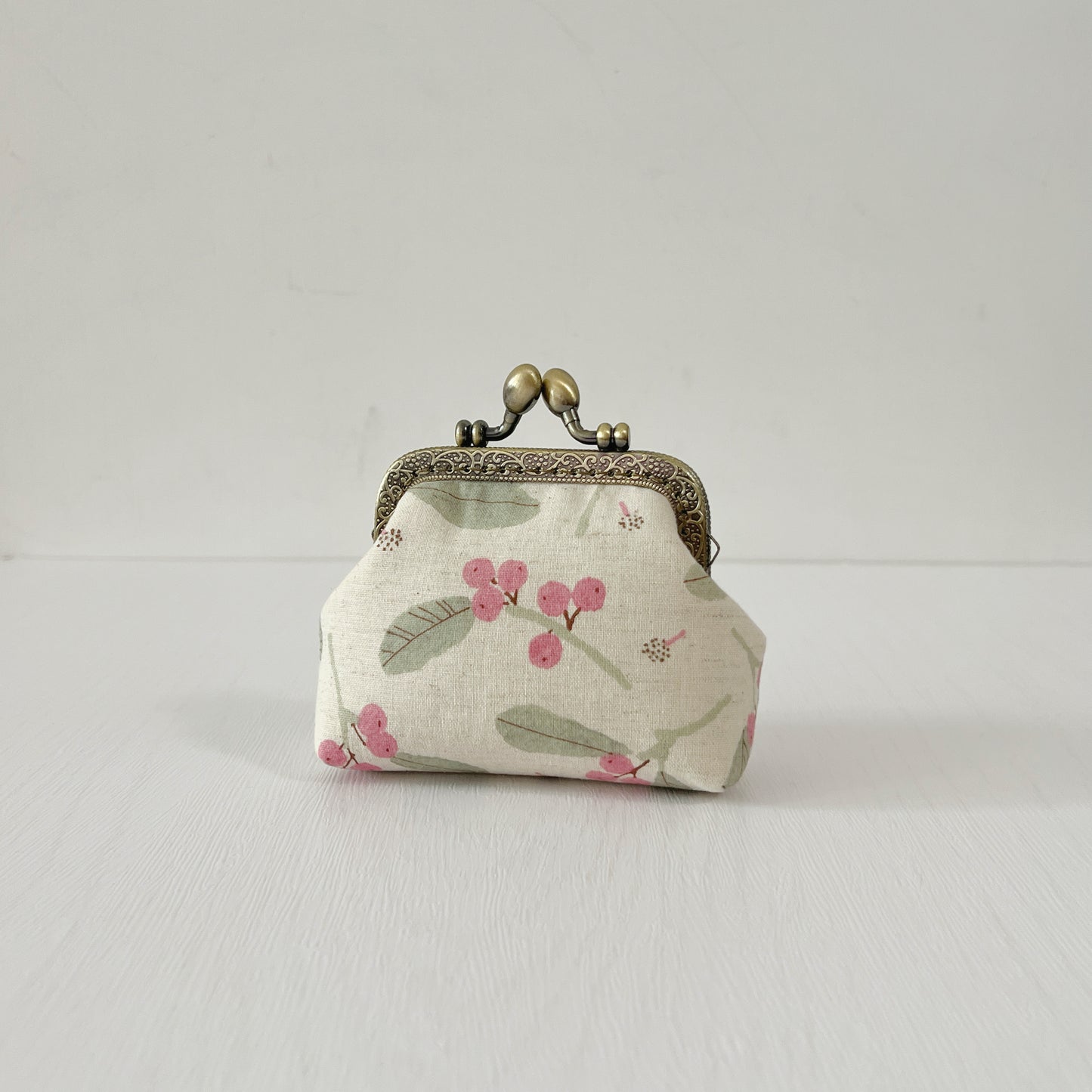 Handmade Linen Kiss Lock Purse - Summer Pink Berries Floral