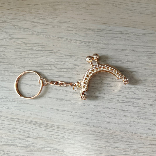 Vintage Style - Tiny Kiss Lock Keychain Metal Clasps