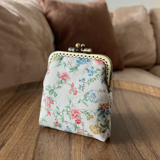 Red Vintage Garden - Handsewn Kiss Lock Fabric Card Purse
