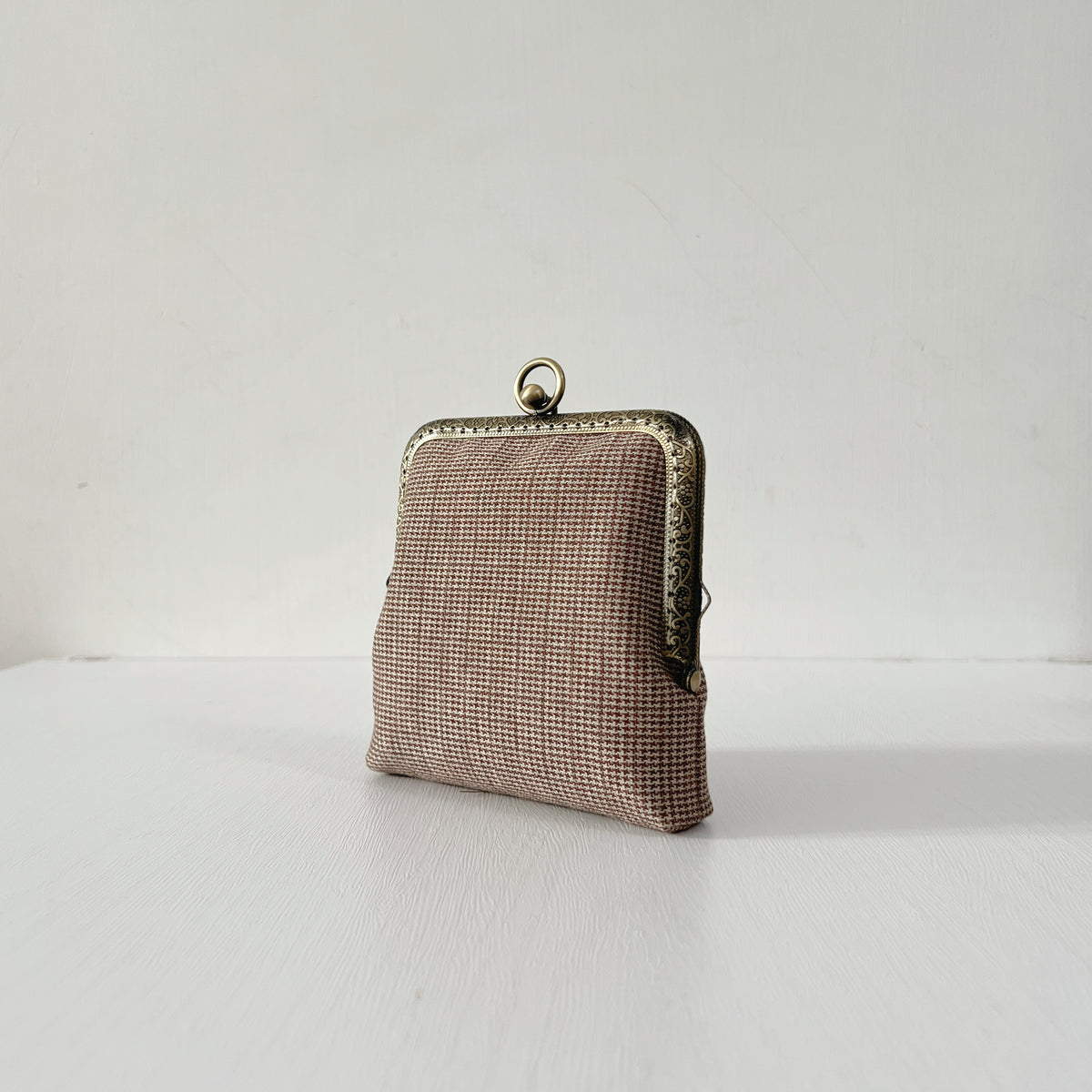 ESME 11 - Handsewn Kiss Lock Frame Clutch Purse - Houndstooth Pattern